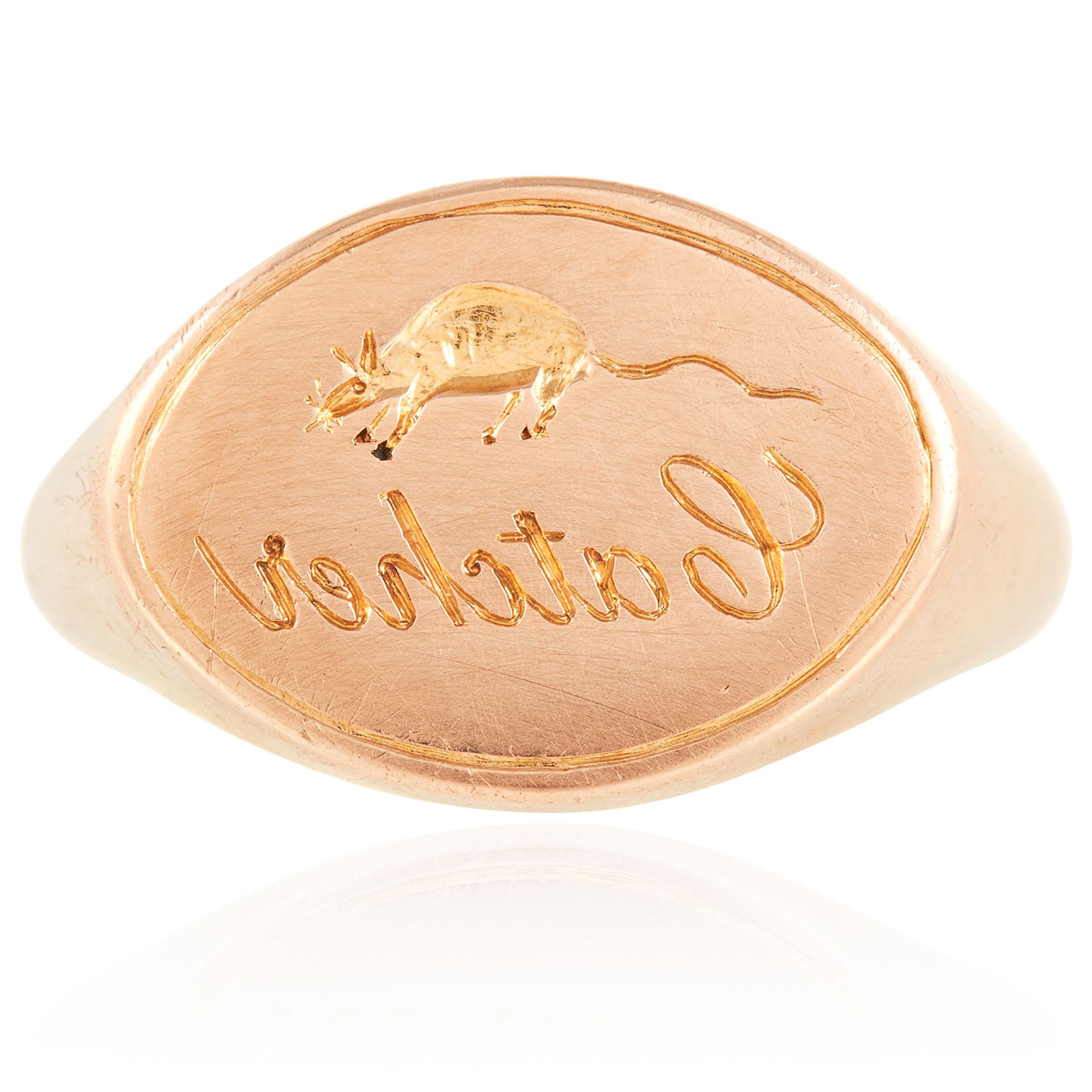 AN INTAGLIO SIGNET RING in 18ct yellow gold, unmarked, size Q / 8, 29.5g.