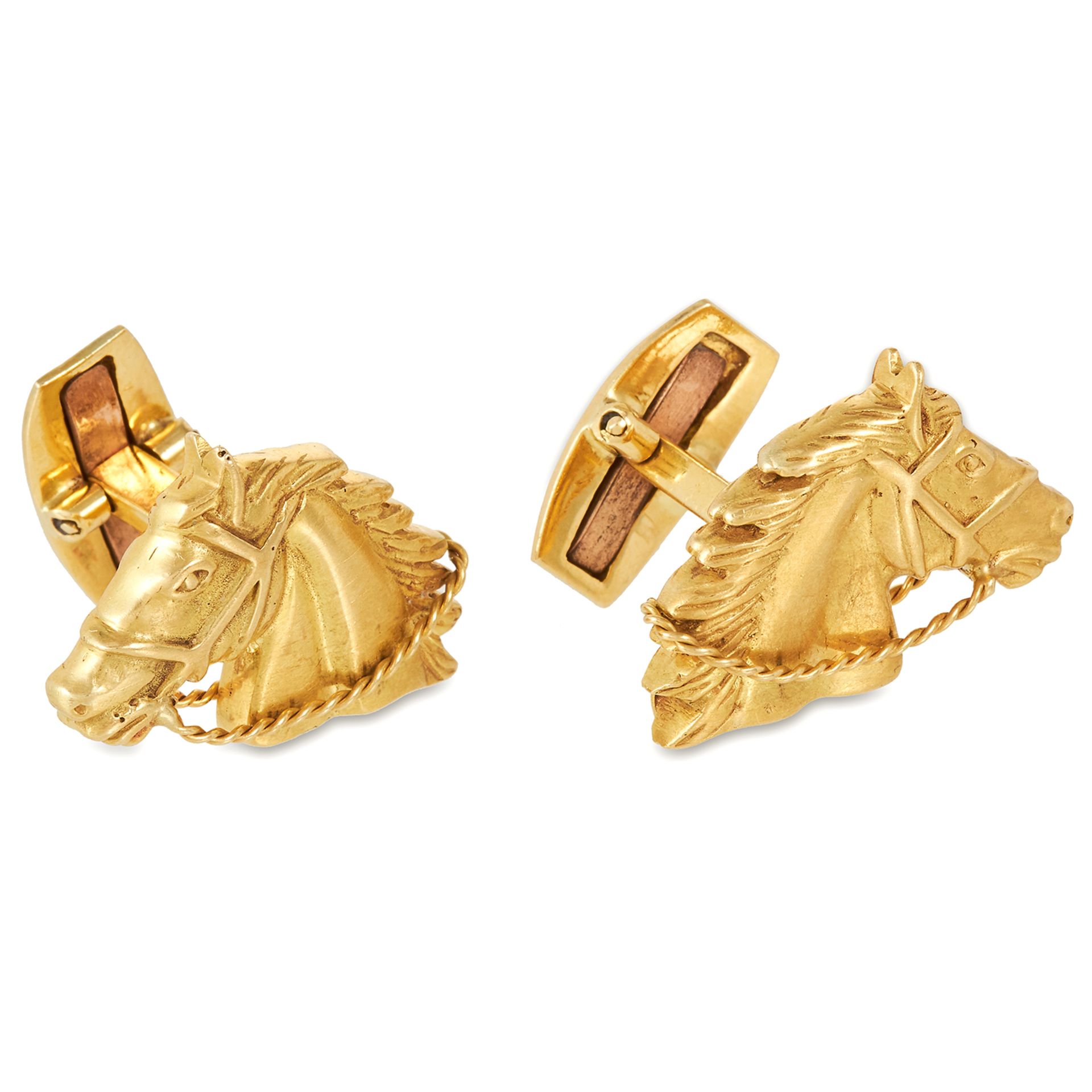 A PAIR OF HORSE CUFFLINKS in 18ct yellow gold, depicting horses heads, marked indistinctly, 22.5g.