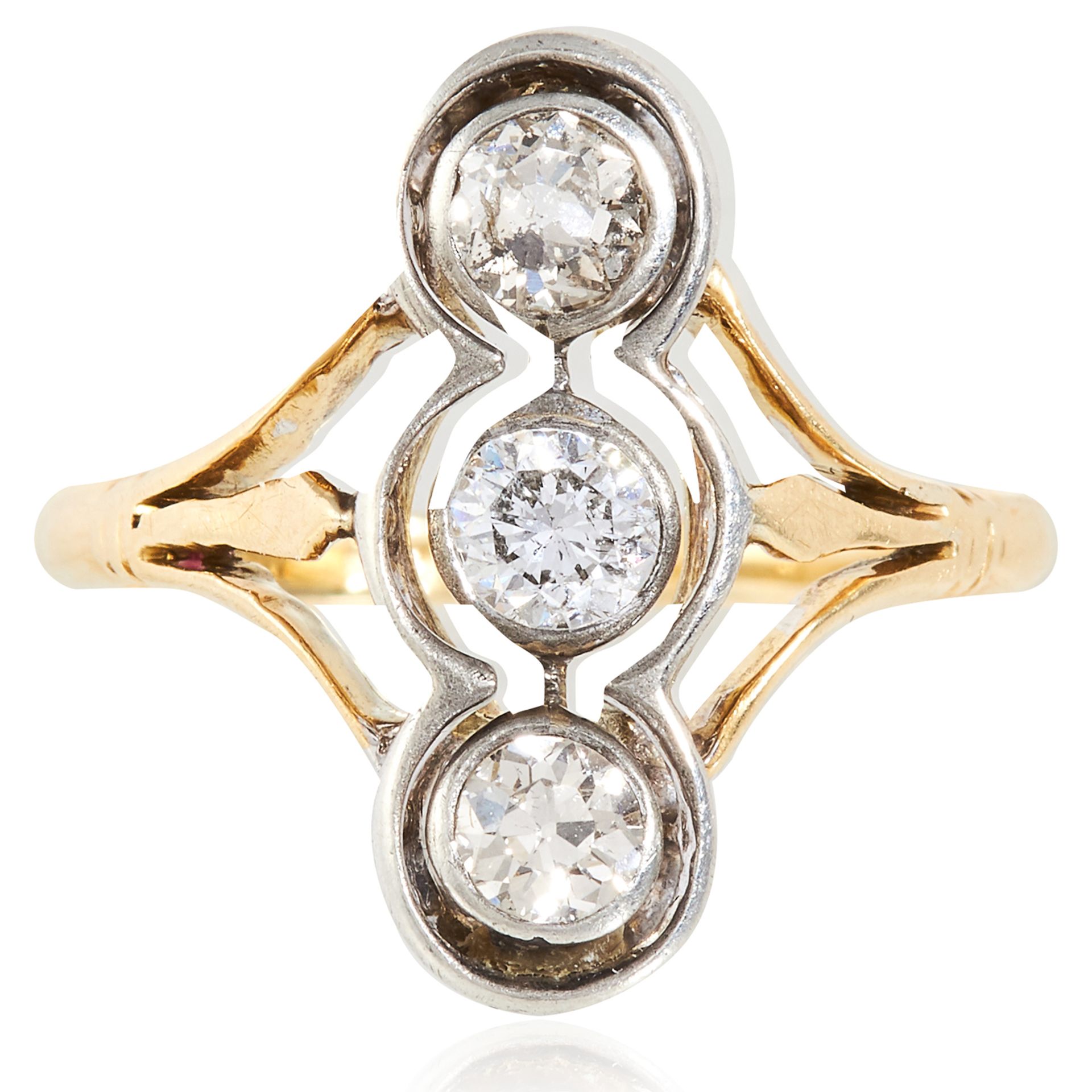 AN ART DECO DIAMOND THREE STONE RING in 18ct yellow gold and platinum, set with a trio of round