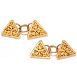 A PAIR OF GOLD CUFFLINKS in abstract triangular form, unmarked, 7.60g.