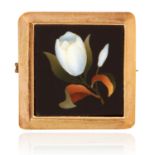 A MICRO MOSAIC BROOCH in yellow gold, depicting a flower, unmarked, 2.5cm, 9.02g.