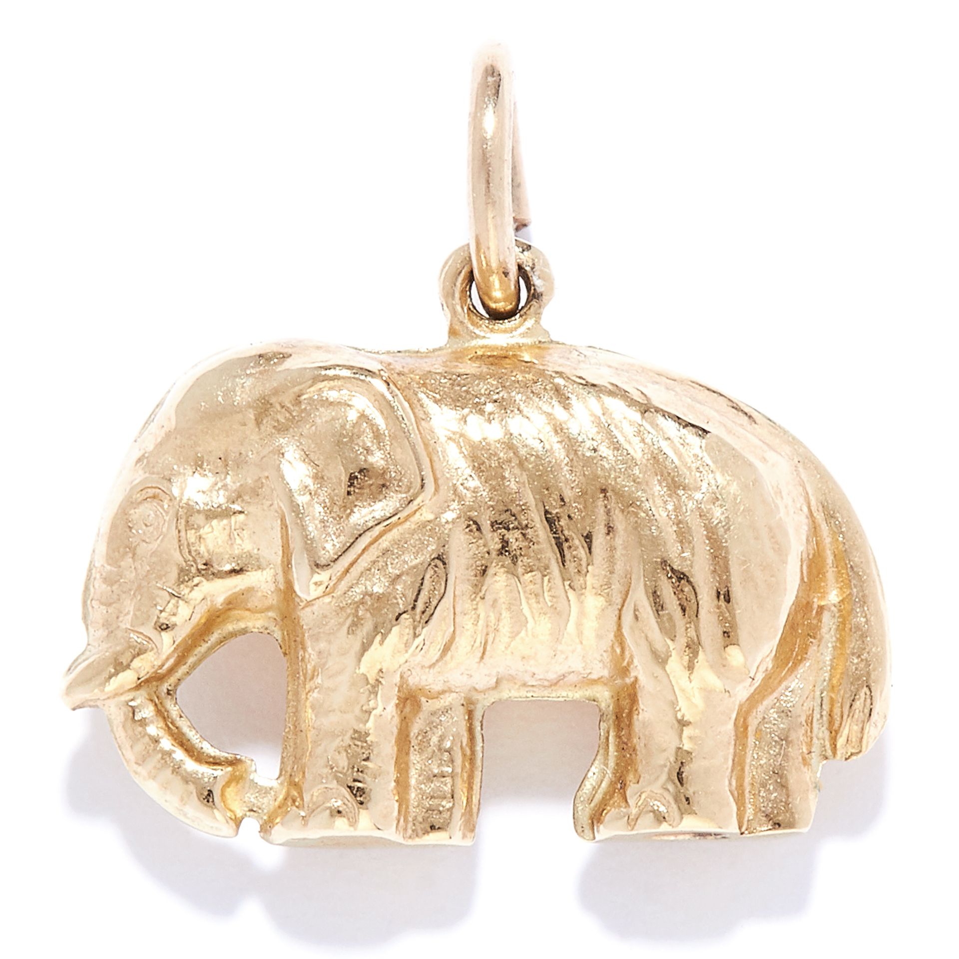 AN ELEPHANT CHARM / PENDANT in yellow gold, designed as an elephant, unmarked, 1.6cm, 0.9g.