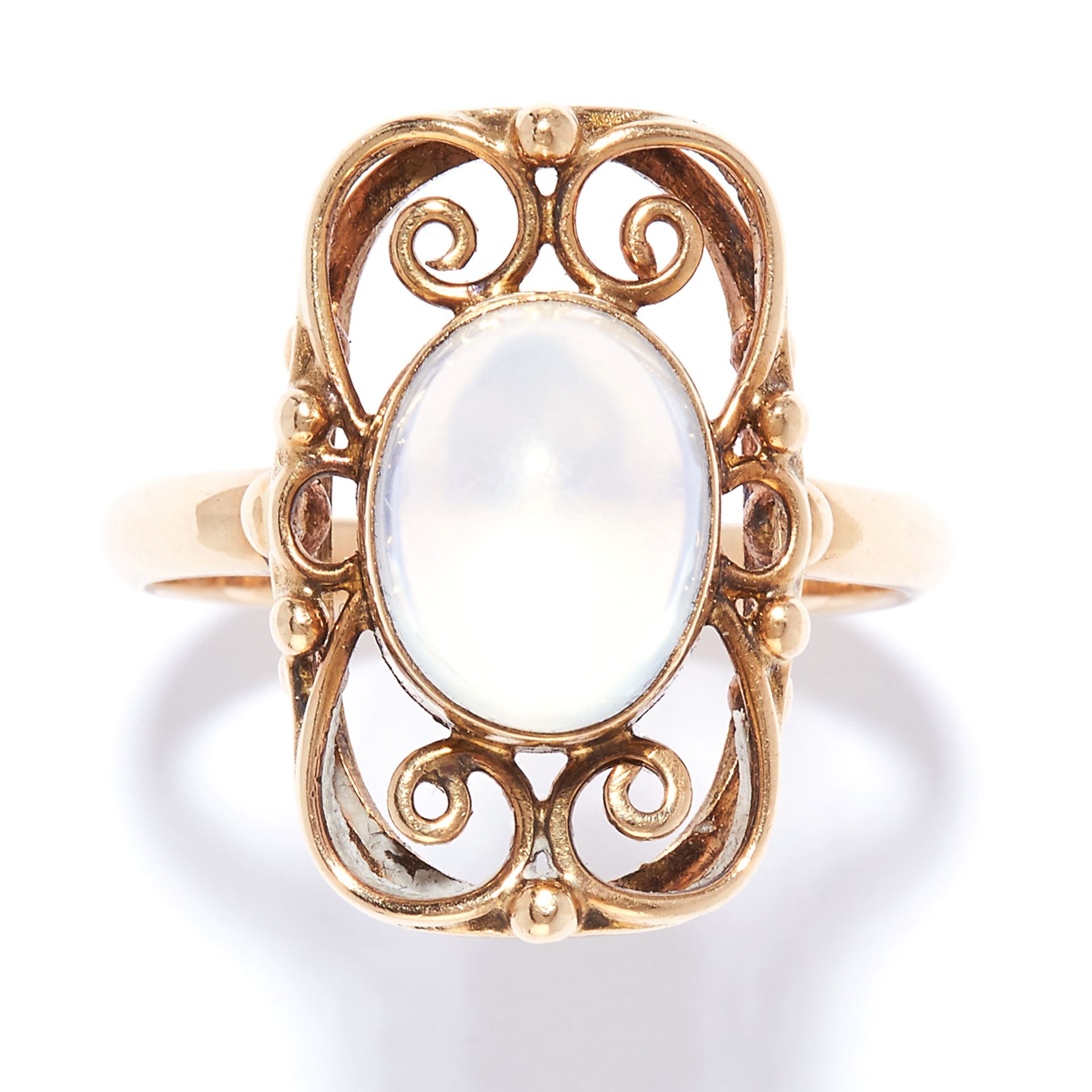 ANTIQUE MOONSTONE DRESS RING in yellow gold, set with a cabochon moonstone in open framework design,