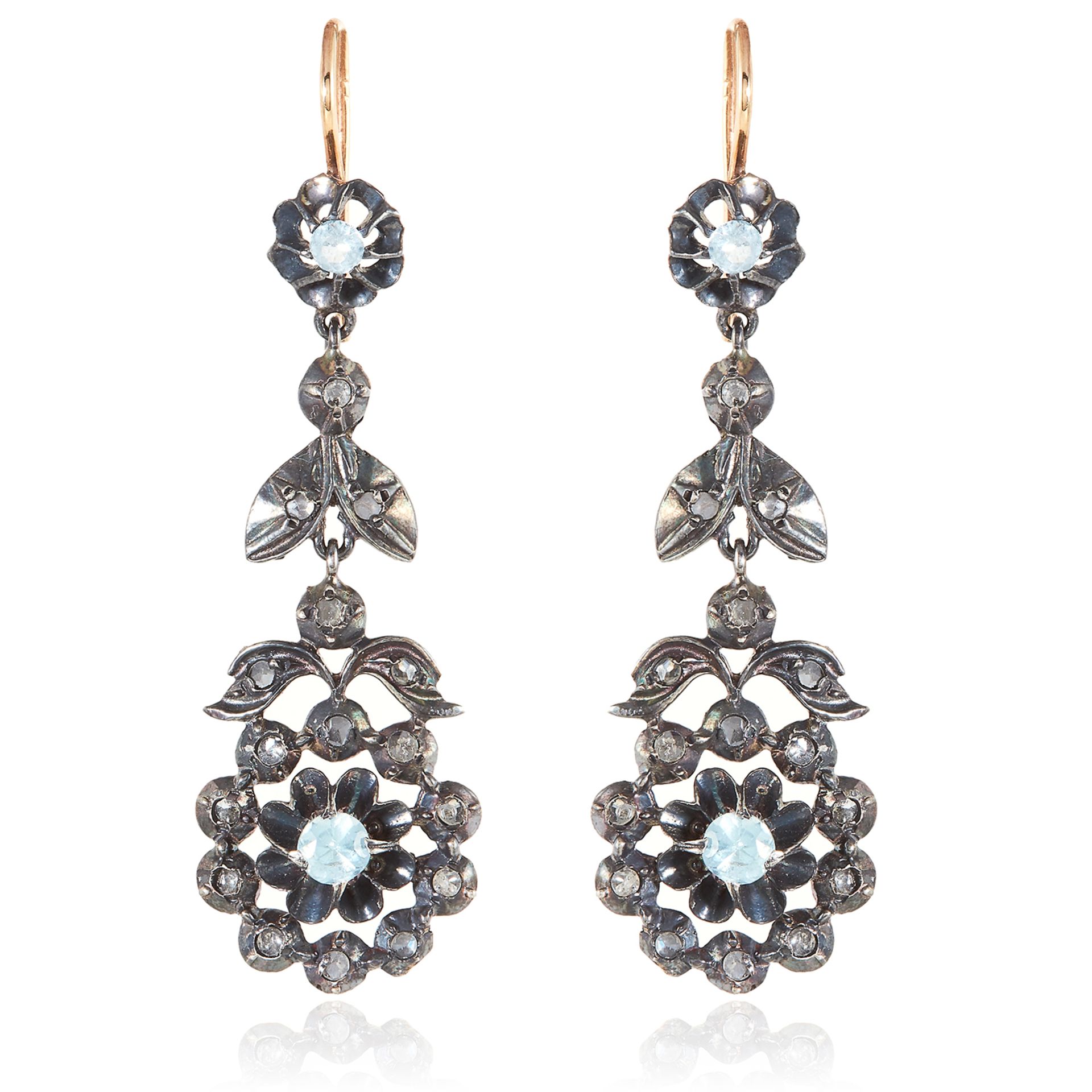 A PAIR OF ANTIQUE AQUAMARINE AND DIAMOND EARRINGS in yellow gold and silver, articulated floral