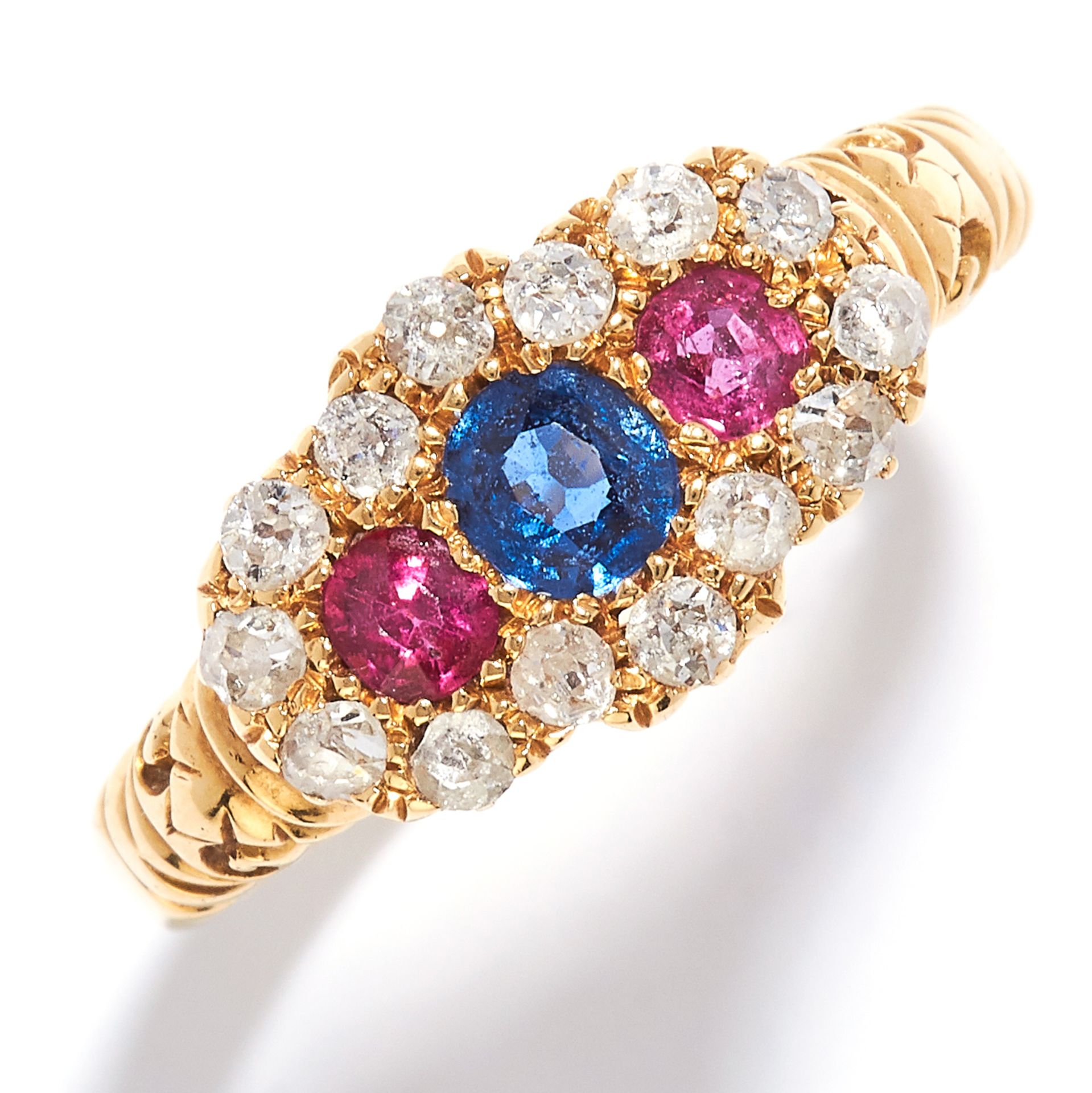ANTIQUE SAPPHIRE, RUBY AND DIAMOND RING in 18ct yellow gold, set with a round cut sapphire between