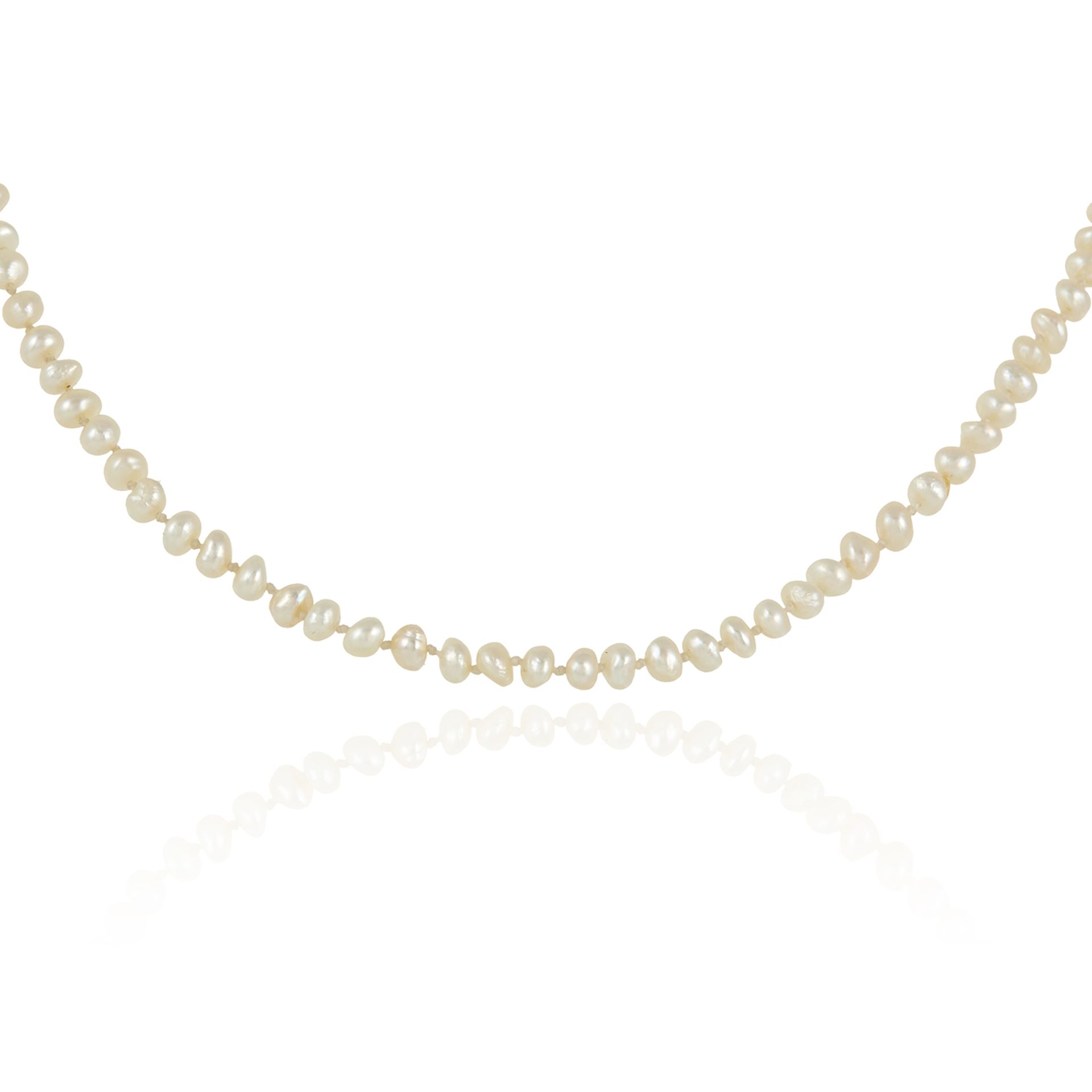 AN ANTIQUE NATURAL PEARL NECKLACE comprising a single row of natural pearls on a navette shaped