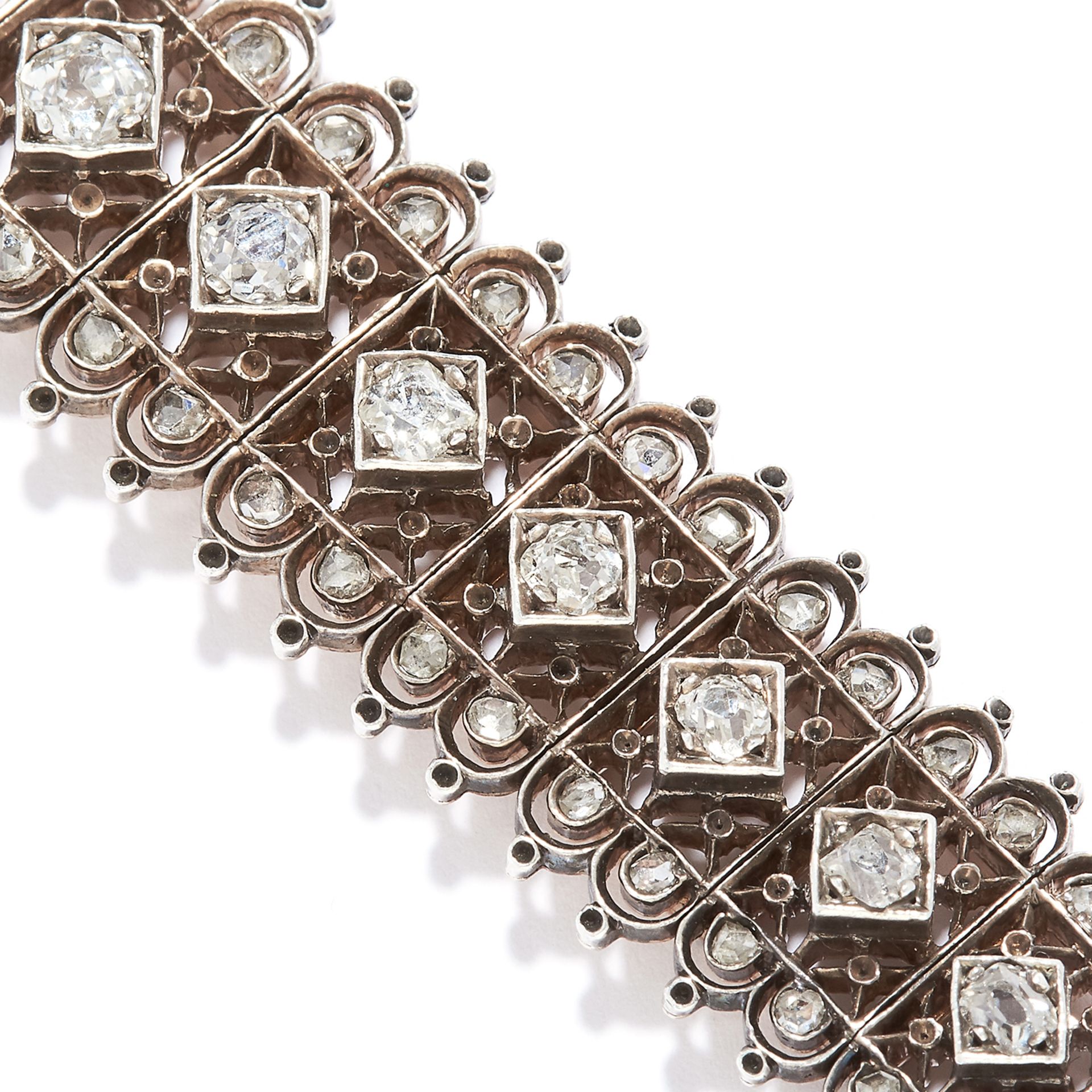 ANTIQUE DIAMOND BRACELET in high carat yellow gold, set with a row of old cut diamonds in detailed - Bild 2 aus 3