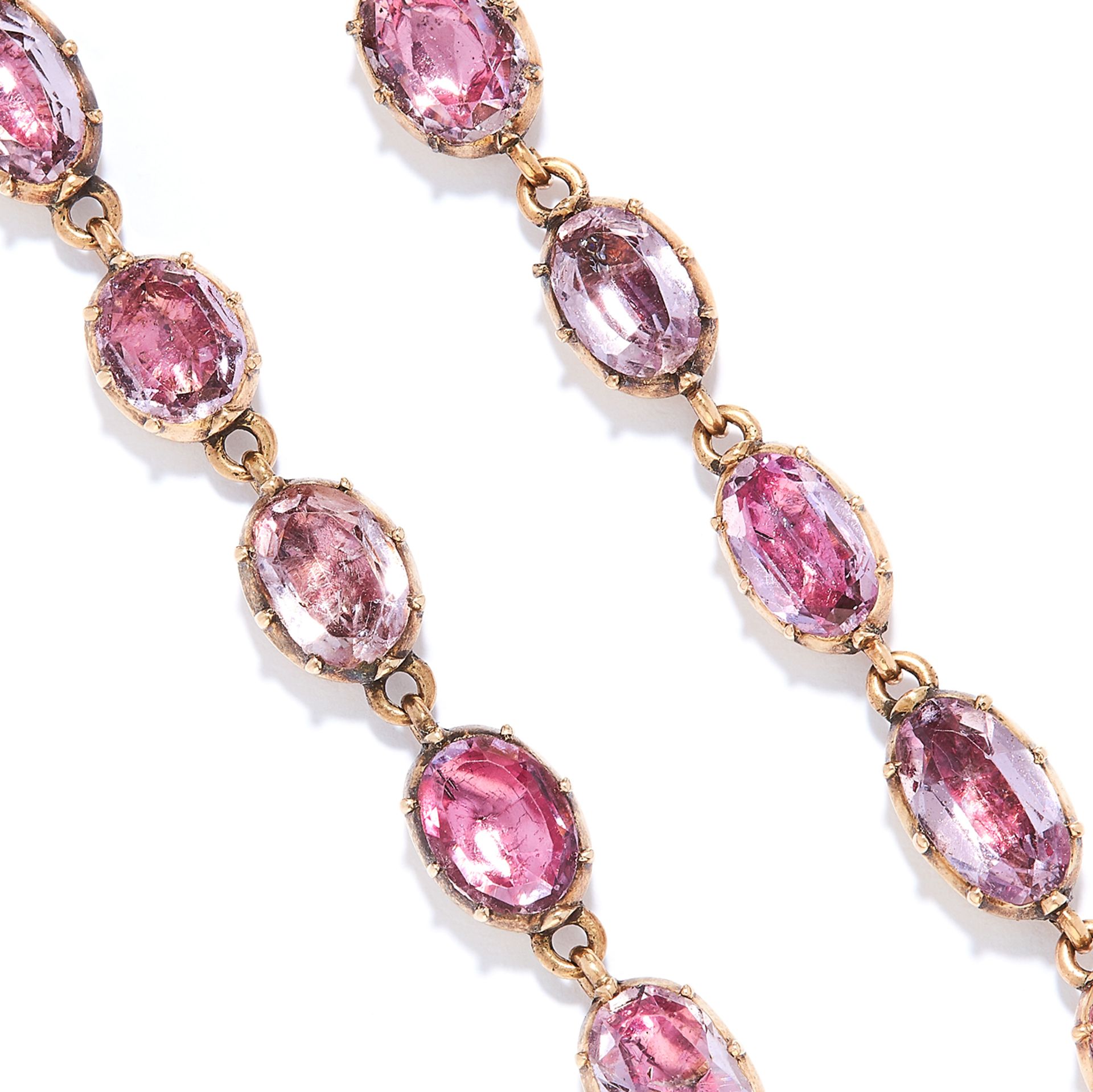 ANTIQUE PINK TOPAZ RIVIERA NECKLACE, EARLY 19TH CENTURY in high carat yellow gold, set with oval cut - Bild 2 aus 2