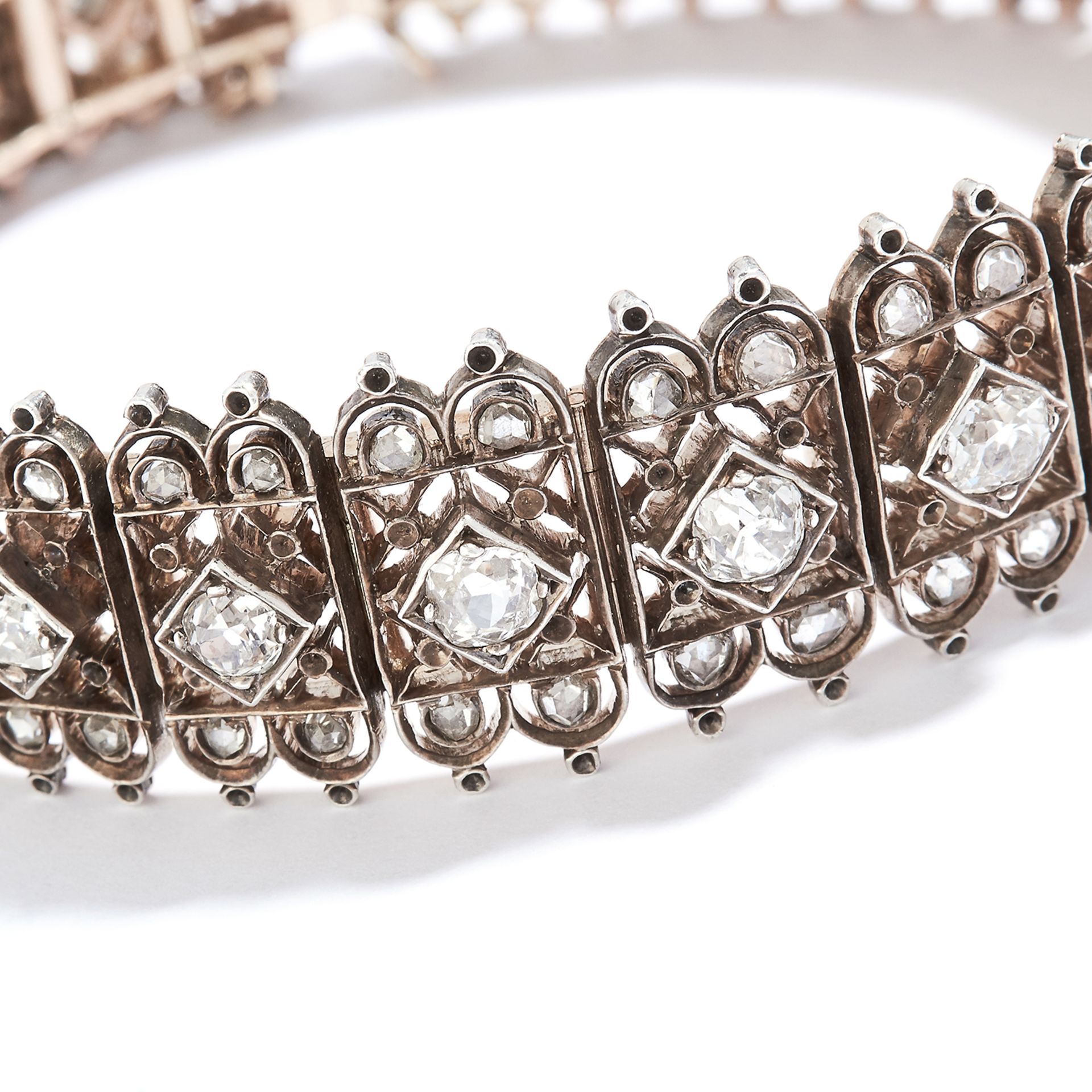 ANTIQUE DIAMOND BRACELET in high carat yellow gold, set with a row of old cut diamonds in detailed - Bild 3 aus 3