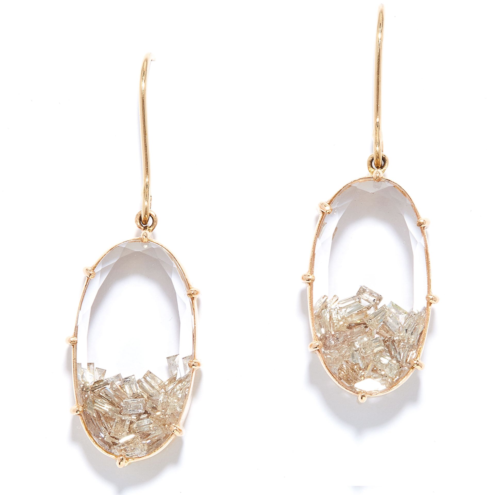 DIAMOND AND ROCK CRYSTAL EARRINGS in yellow gold, comprising of two polished rock crystal pieces - Bild 2 aus 2