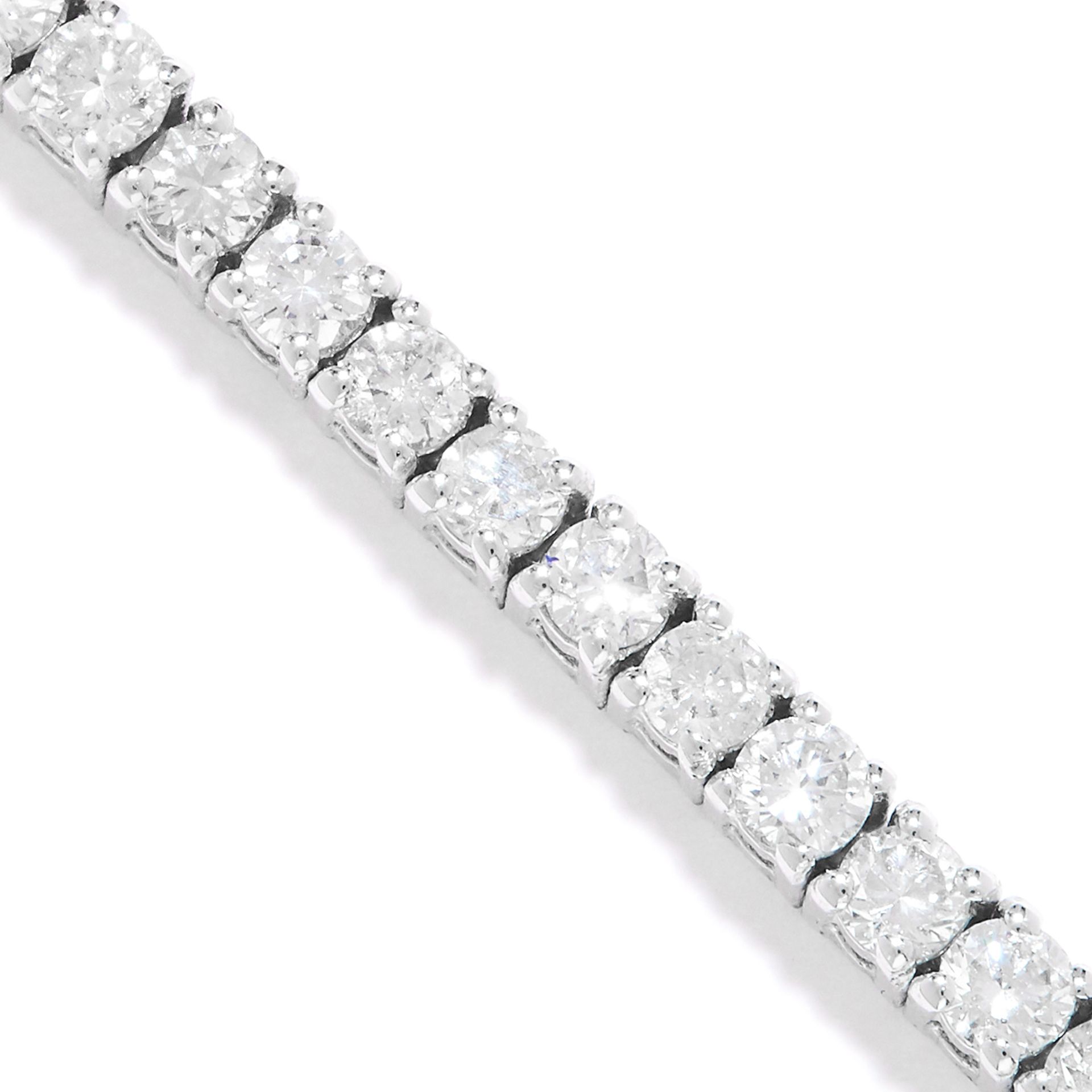 TWO DIAMOND LINE BRACELETS in 18ct gold, each set with a row of round cut diamonds, in yellow and - Bild 4 aus 4