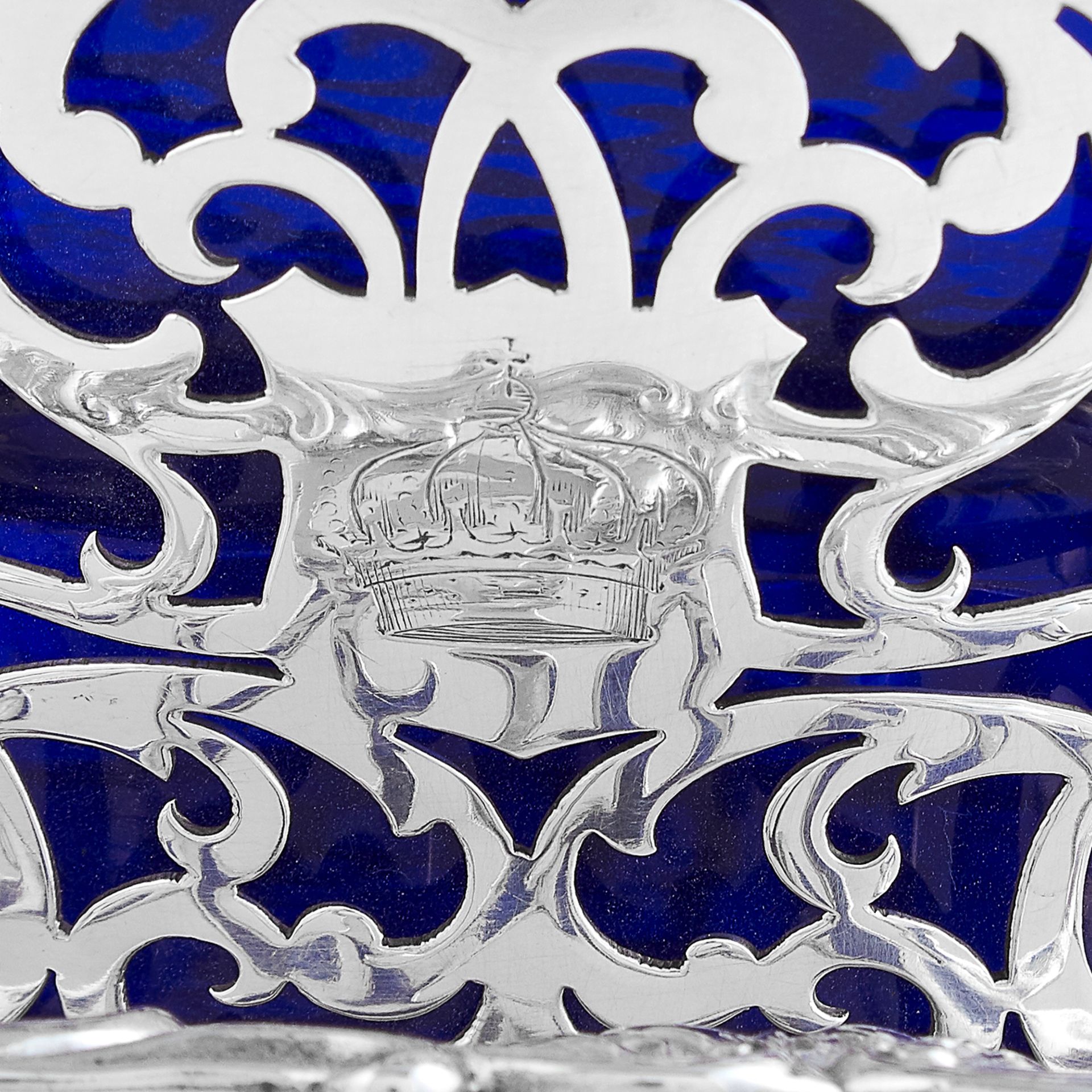 ANTIQUE VICTORIAN STERLING SILVER AND GLASS BUTTER DISH, JOHN FIGG LONODN 1840 the circular blue - Bild 3 aus 3