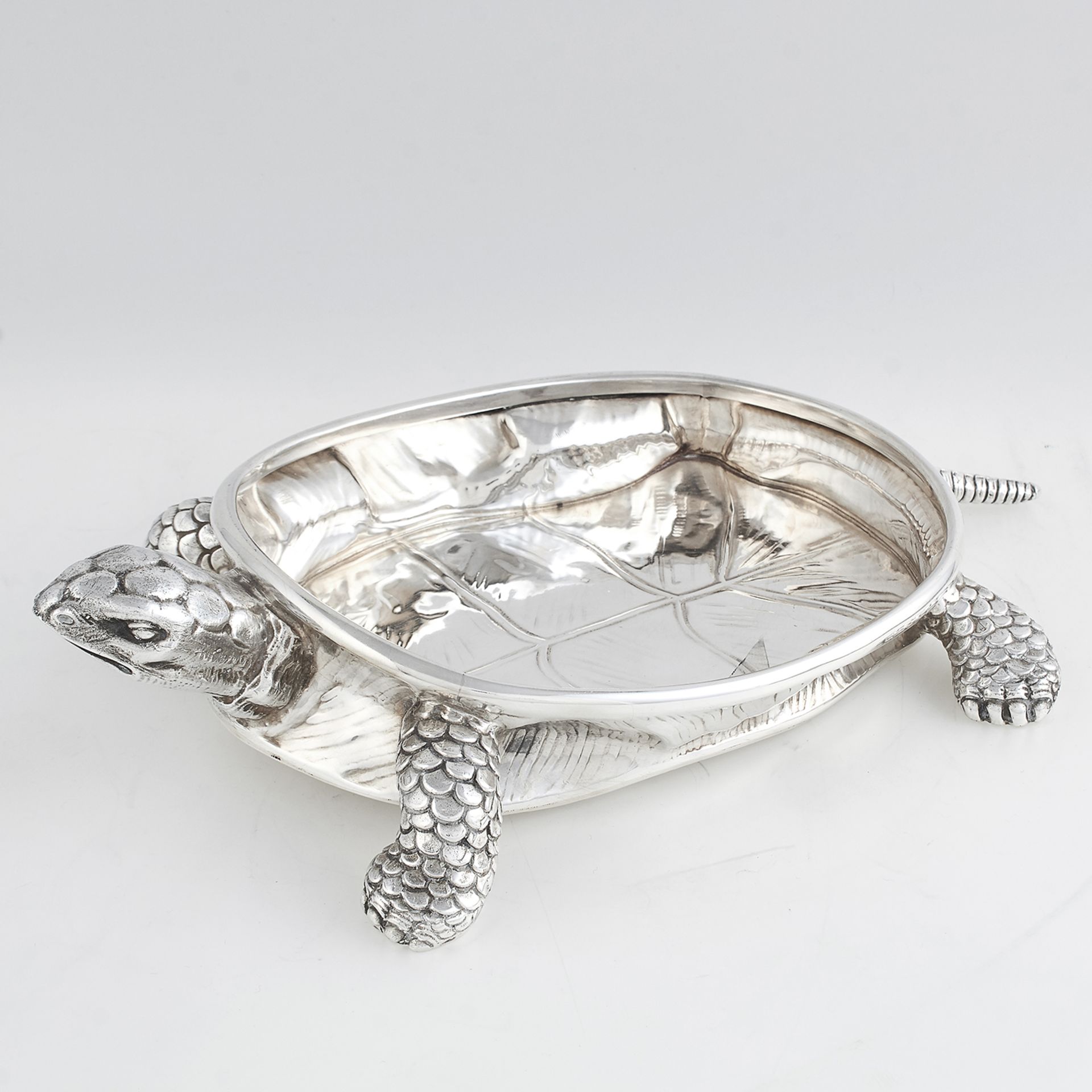 VINTAGE ITALIAN SILVER TURTLE BOX, FASANO OF TURIN, CIRCA 1960 designed as the body of a turtle, its - Bild 3 aus 4