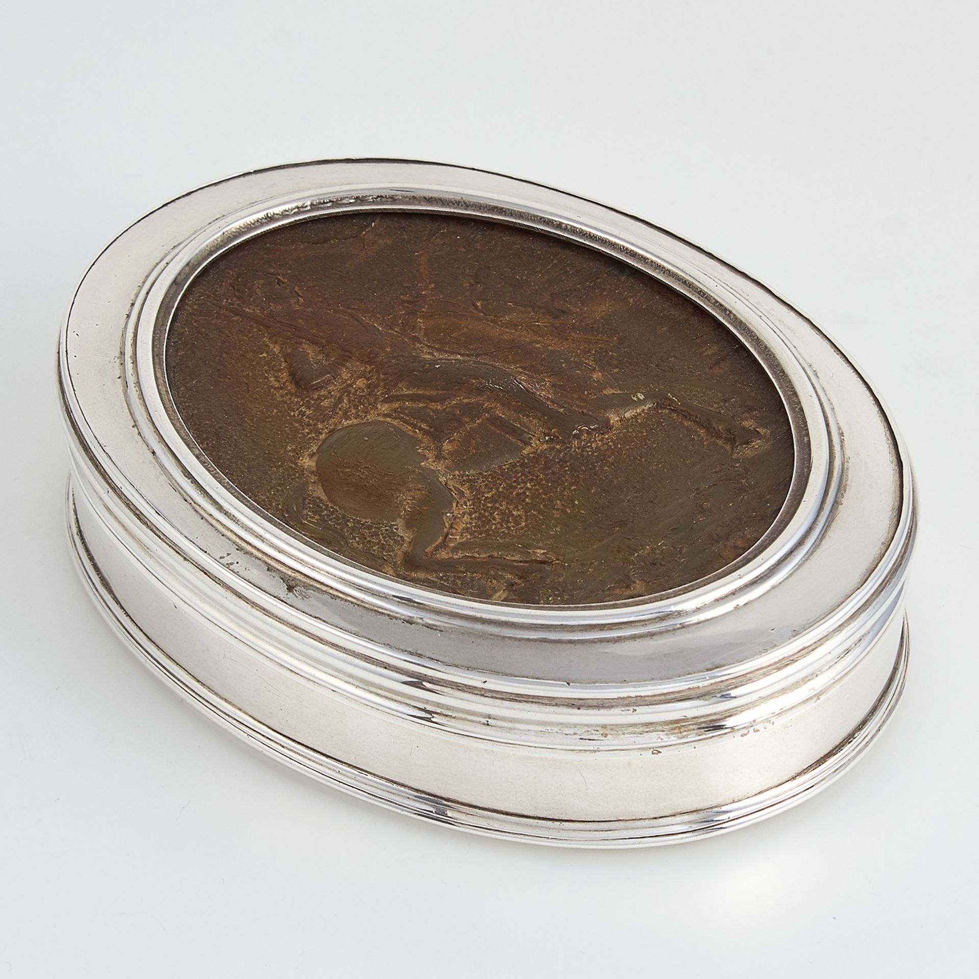 ANTIQUE SCOTTISH SILVER AND PRESSED HORN TOBACCO BOX, MAKER'S MARK I.S, CIRCA 1800 of oval form, the