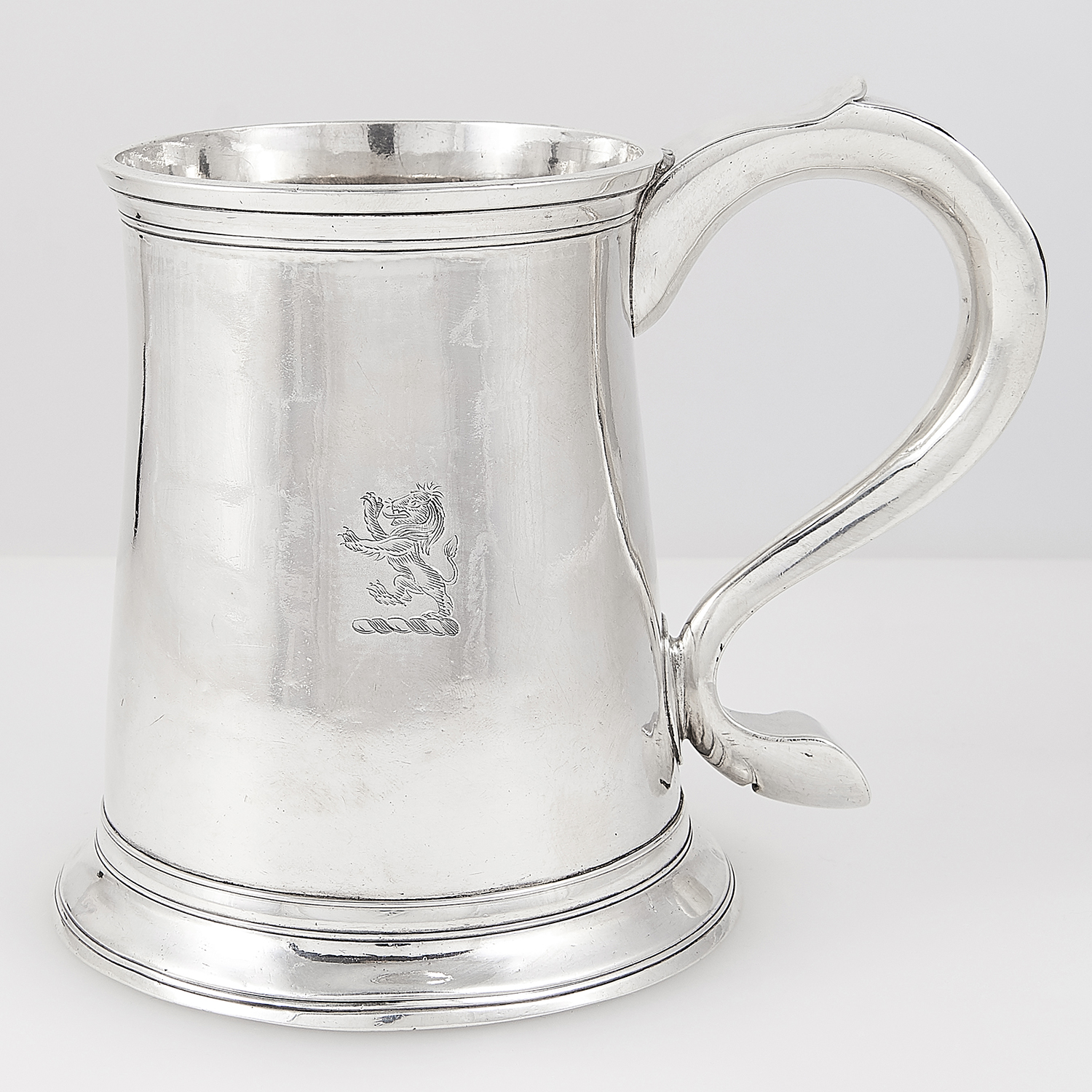 ANTIQUE GEORGE III STERLING SILVER PINT MUG, JOHN LANGLANDS, NEWCASTLE 1769 the tapering body on a