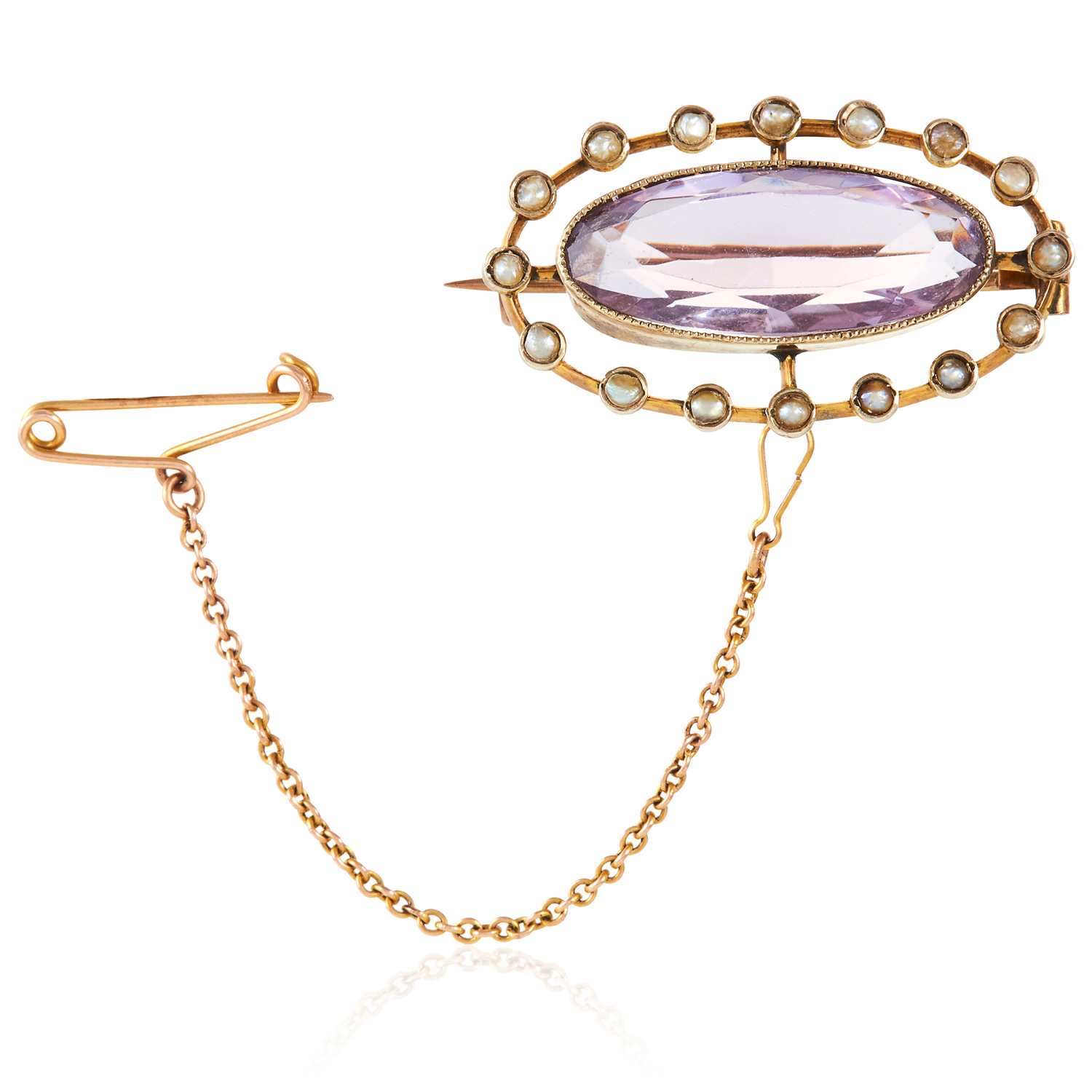 ANTIQUE AMETHYST AND PEARL BROOCH in yellow gold, set with an oval cut amethyst and seed pearls,