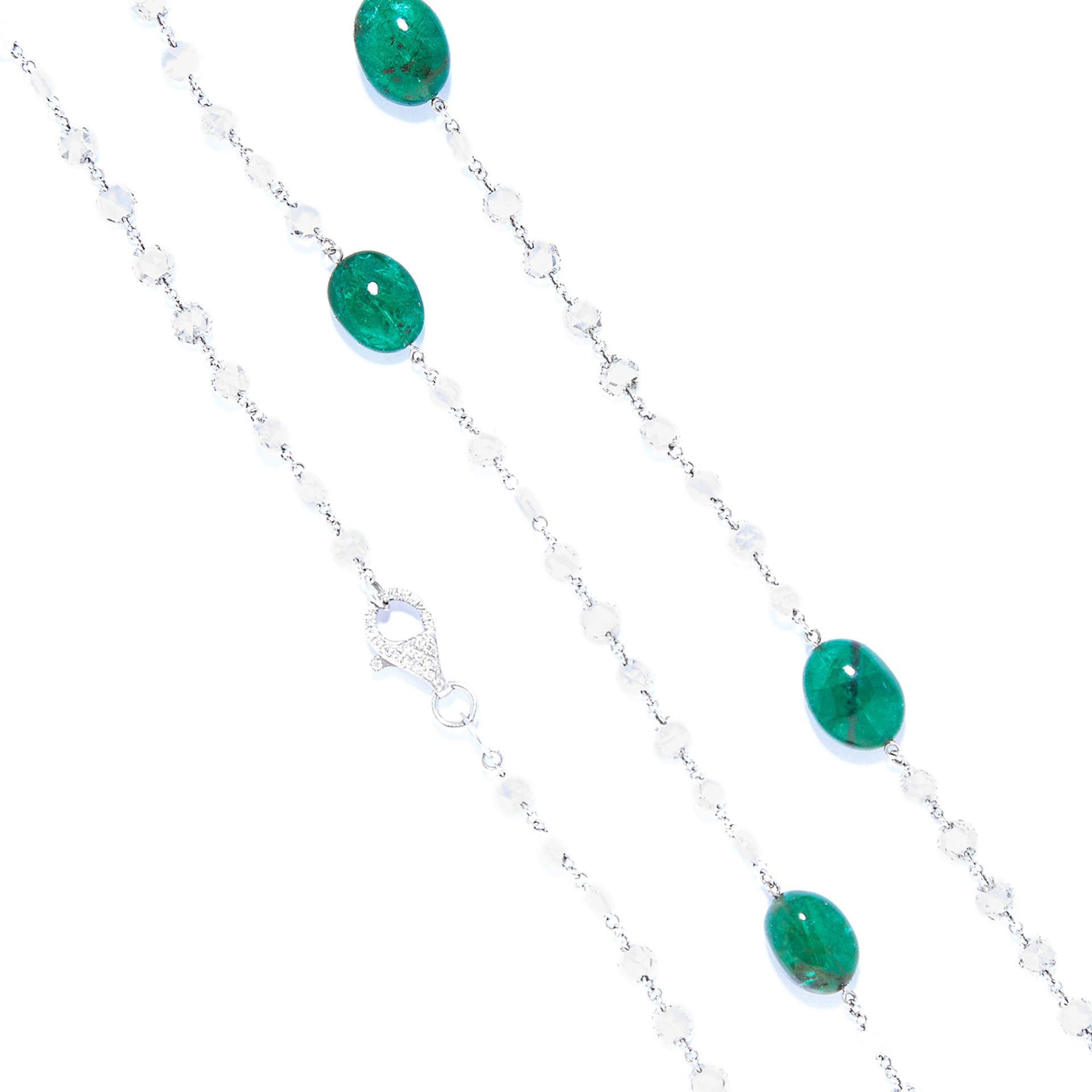 EMERALD AND DIAMOND NECKLACE in 18ct white gold, comprising of alternating polished emerald beads - Bild 3 aus 3