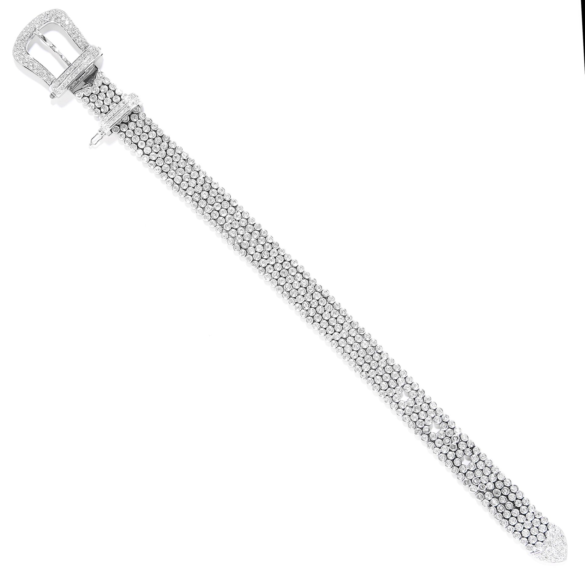 DIAMOND BUCKLE BRACELET in 14ct white gold, in buckle form set with round cut diamonds, stamped 14K,