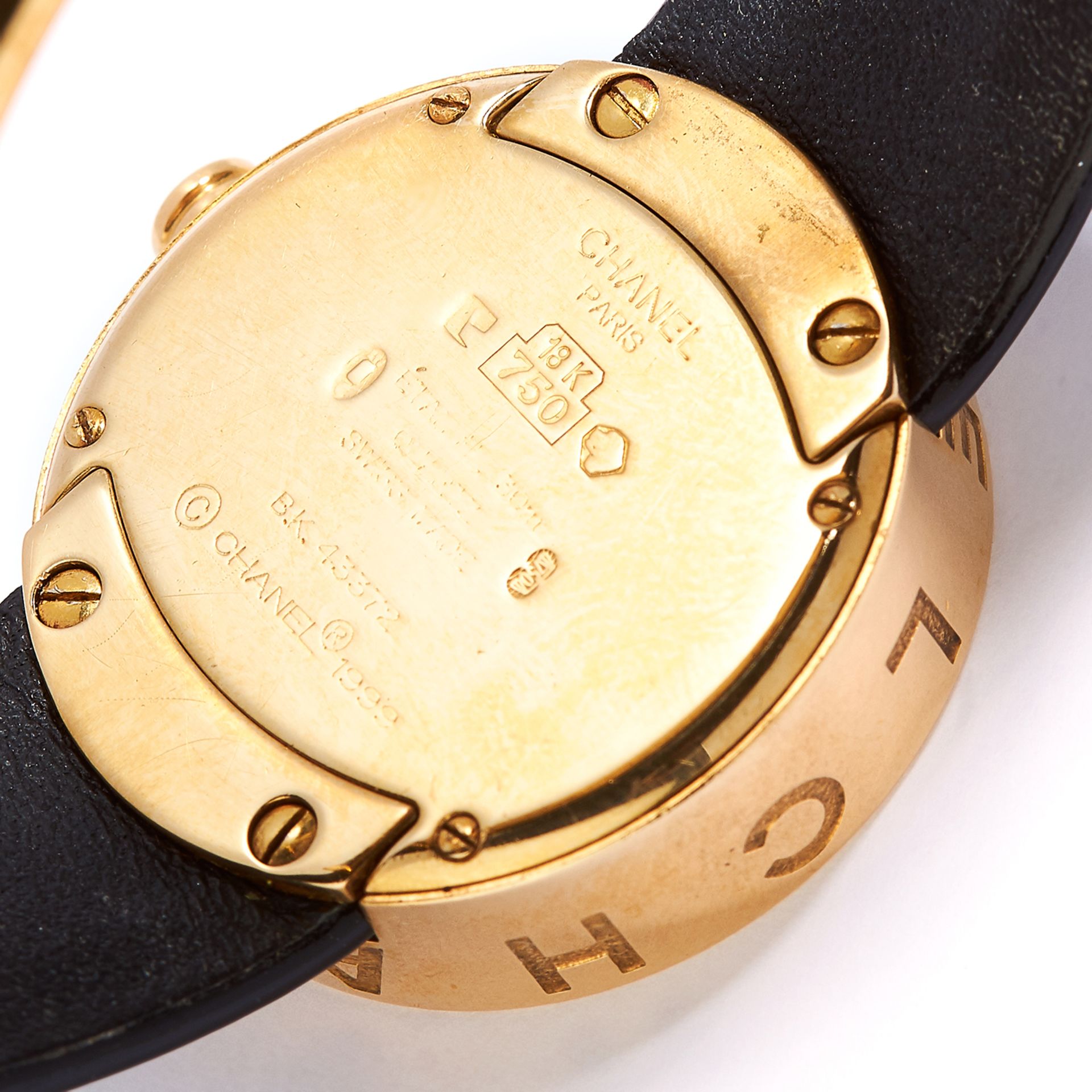 LADIES WRISTWATCH, CHANEL in 18ct yellow gold, with black dial in gold border engraved with ' - Bild 3 aus 3