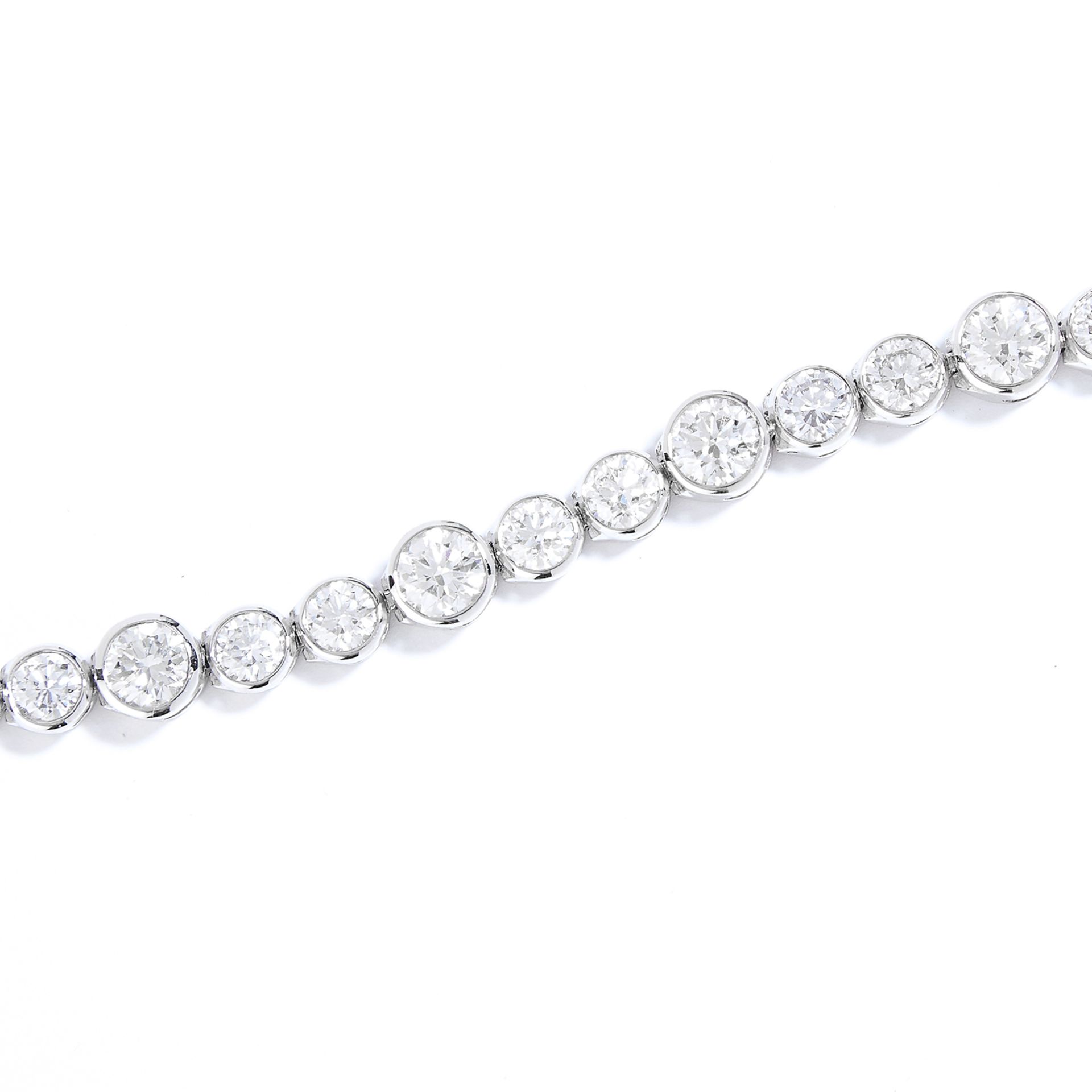 10.0 CARAT DIAMOND BRACELET, CARTIER in platinum, comprising of thirty round cut diamonds of various - Bild 2 aus 2