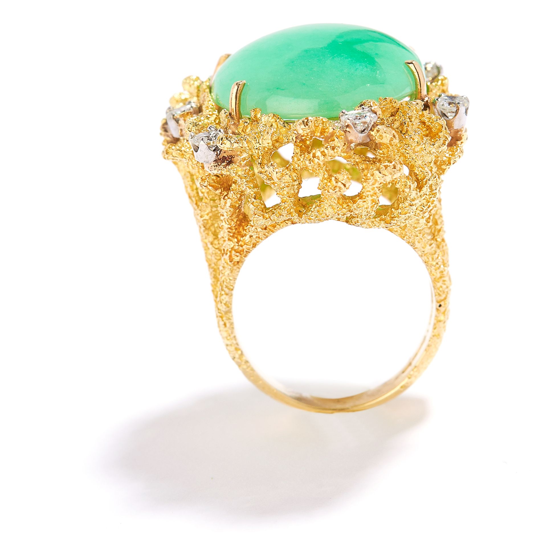 20.00 CARAT JADEITE JADE AND DIAMOND RING, CHARLES DE TEMPLE, 1973 in 18ct yellow gold, comprising - Bild 2 aus 2