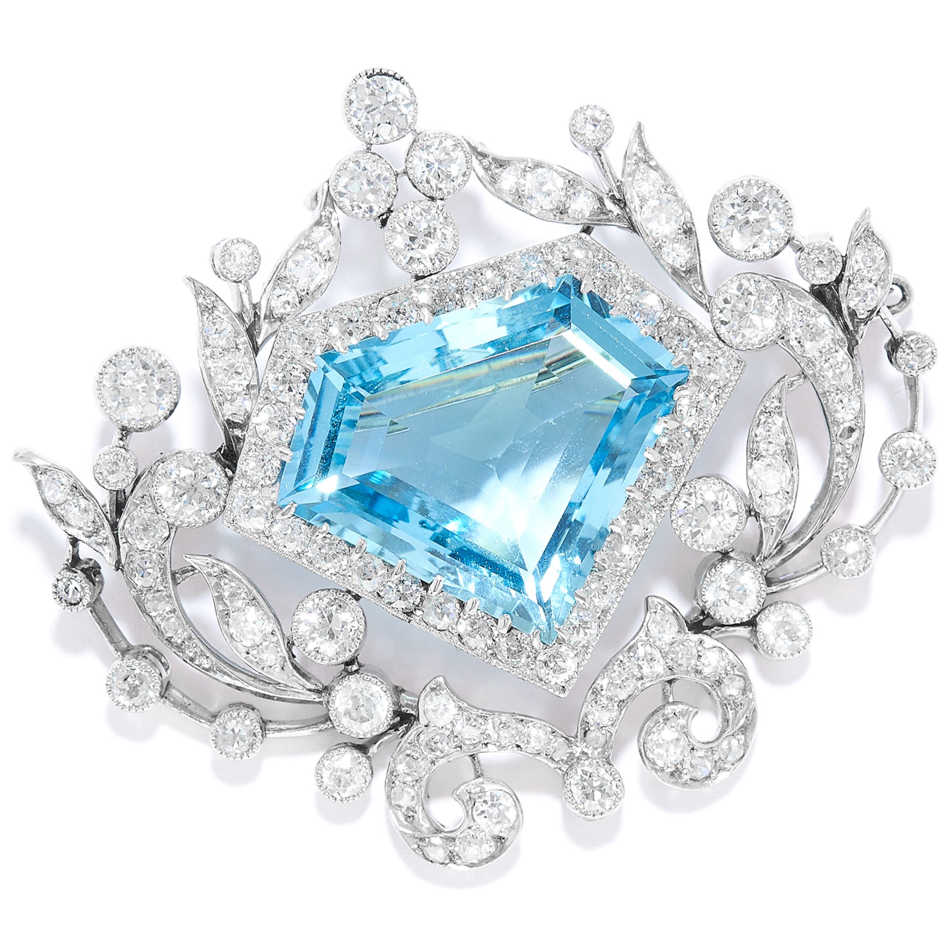 ANTIQUE AQUAMARINE AND DIAMOND BROOCH in white gold or platinum, in open scrolling design set with a