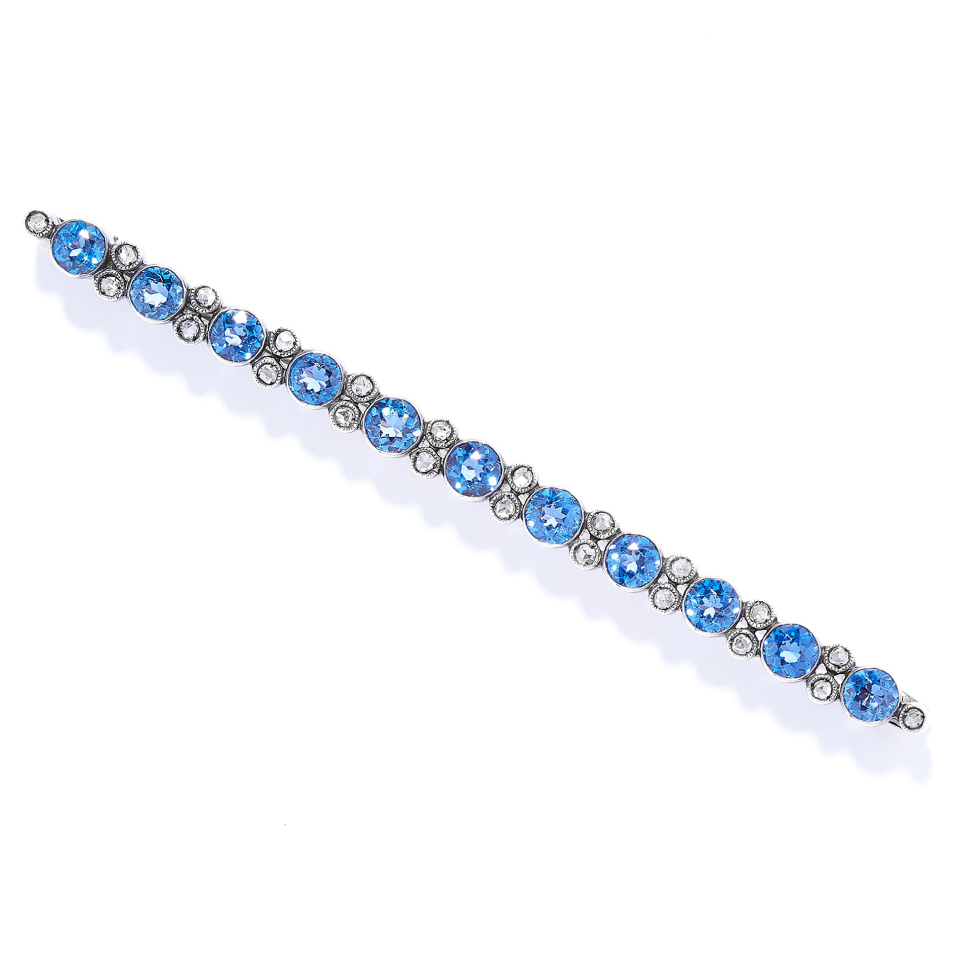 ANTIQUE 4.50 CARAT SAPPHIRE AND DIAMOND BAR BROOCH in gold, set with round cut sapphires totalling