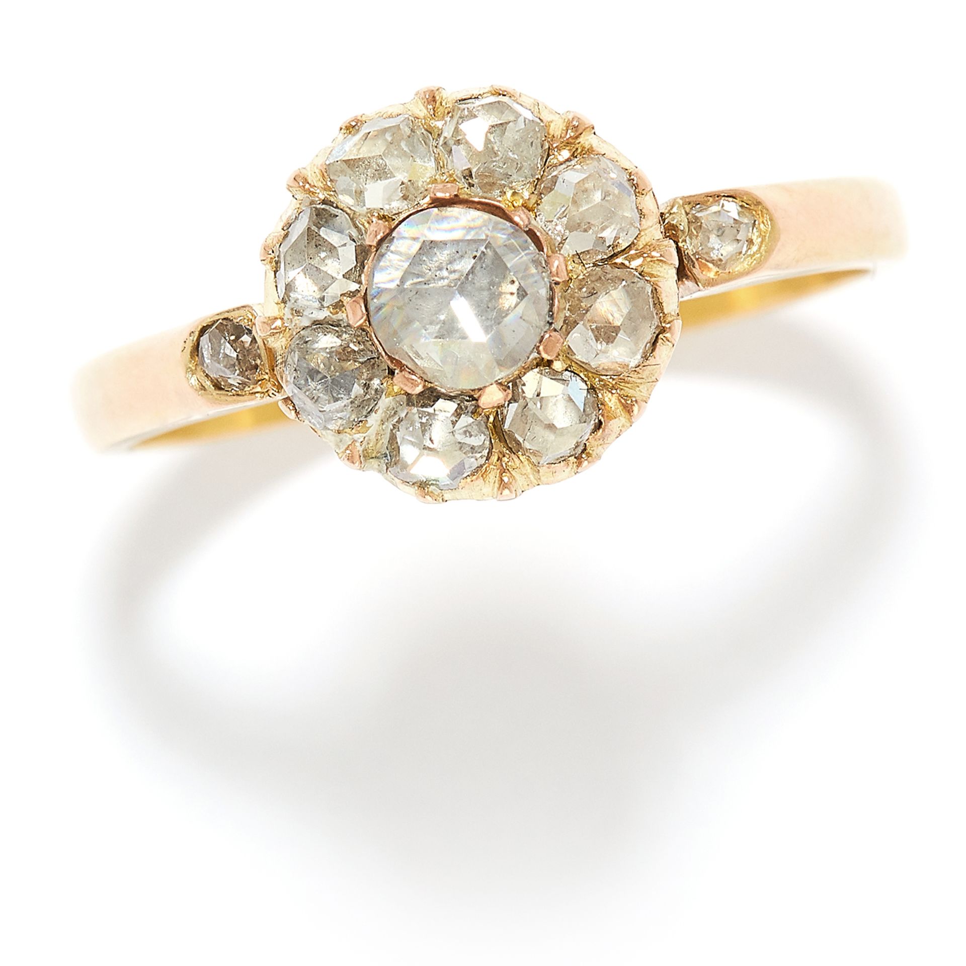 ANTIQUE DIAMOND CLUSTER RING in yellow gold, set with a cluster of rose cut diamonds, unmarked, size