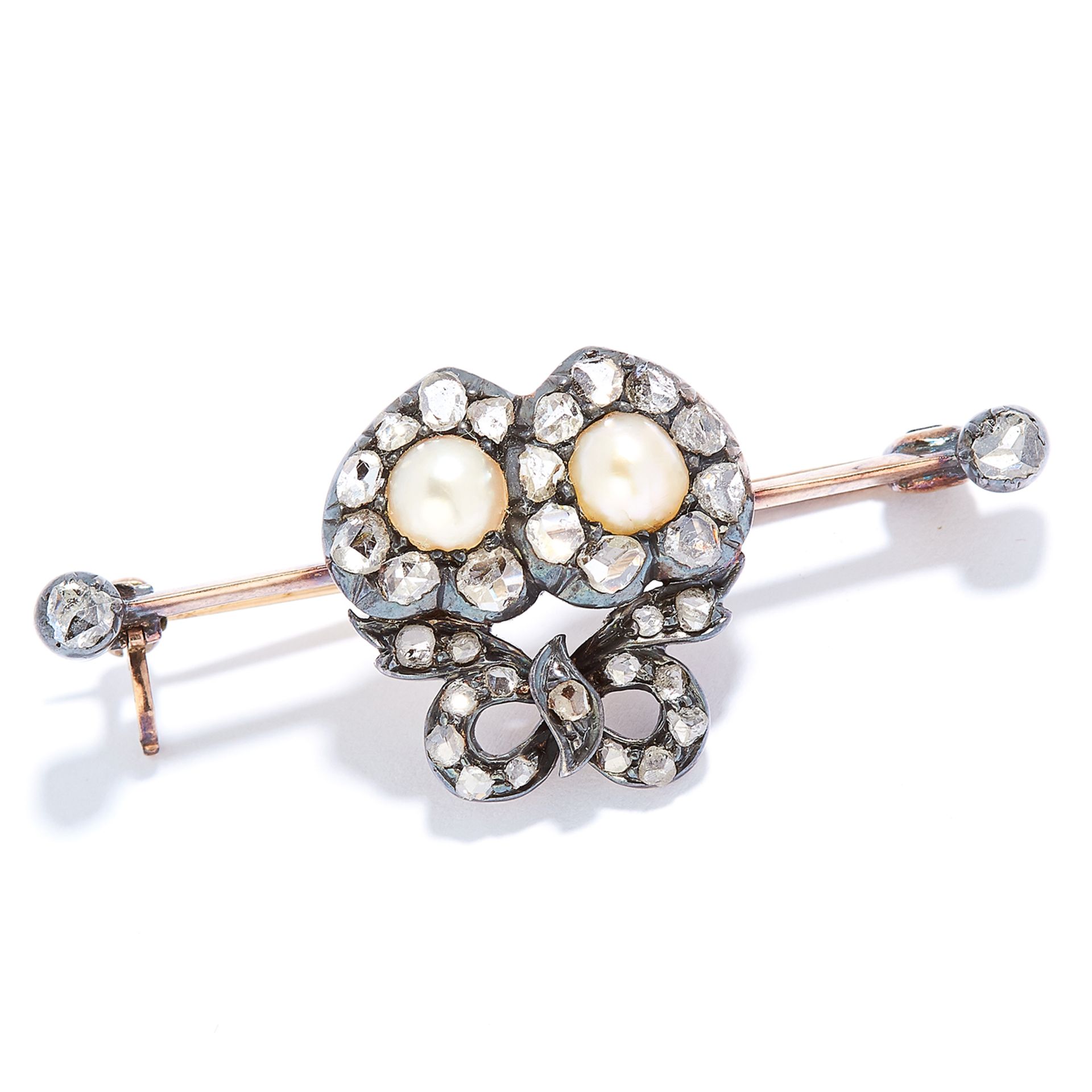 ANTIQUE PEARL AND DIAMOND SWEETHEART BROOCH in yellow gold, with ribbon and bow motif jewelled