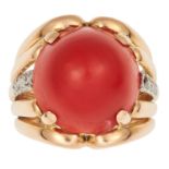 VINTAGE CORAL AND DIAMOND RING in yellow gold, set with a cabochon coral and rose cut diamonds,