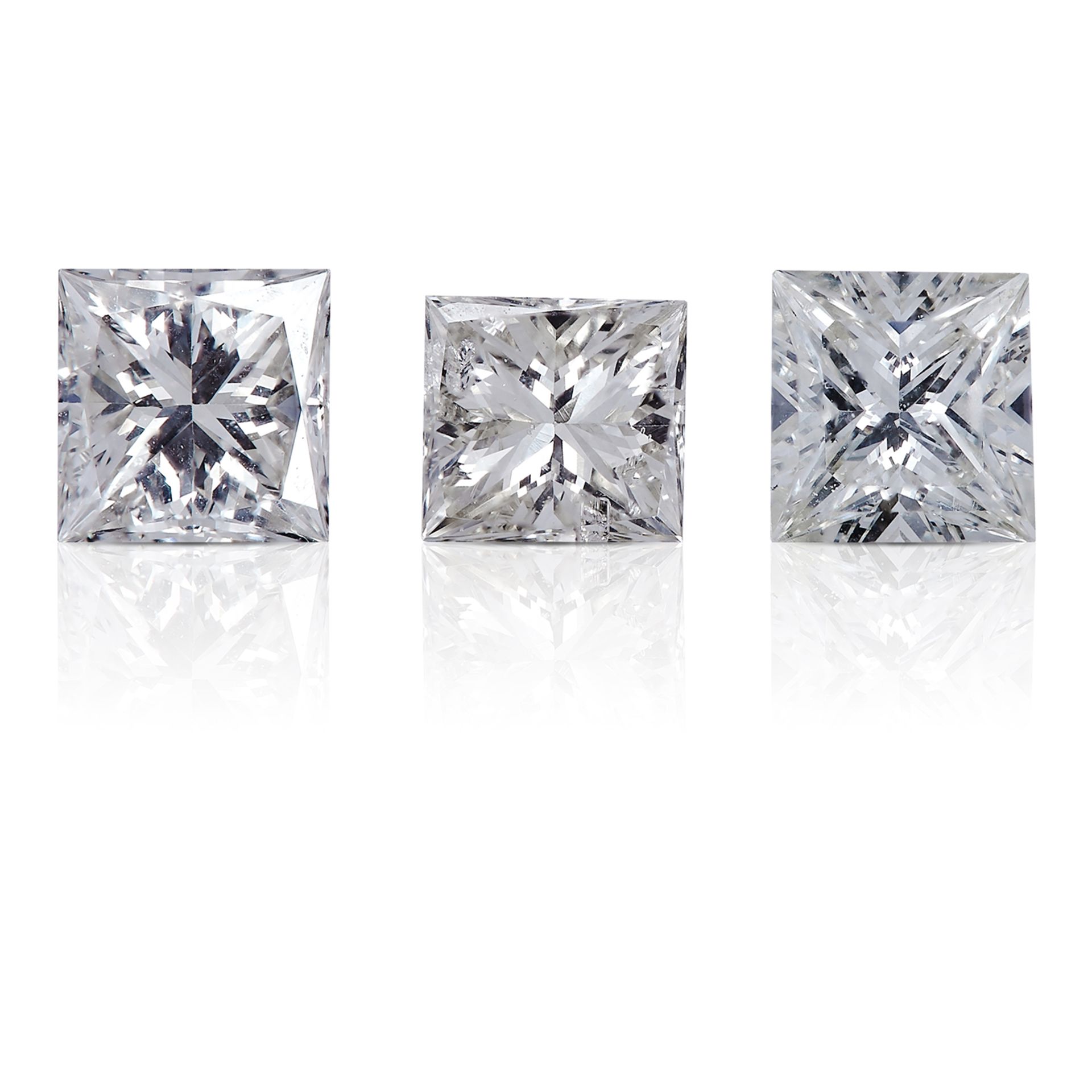 THREE SQUARE MODIFIED BRILLIANT CUT/PRINCESS CUT DIAMONDS, TOTALLING 0.86cts, UNMOUNTED.