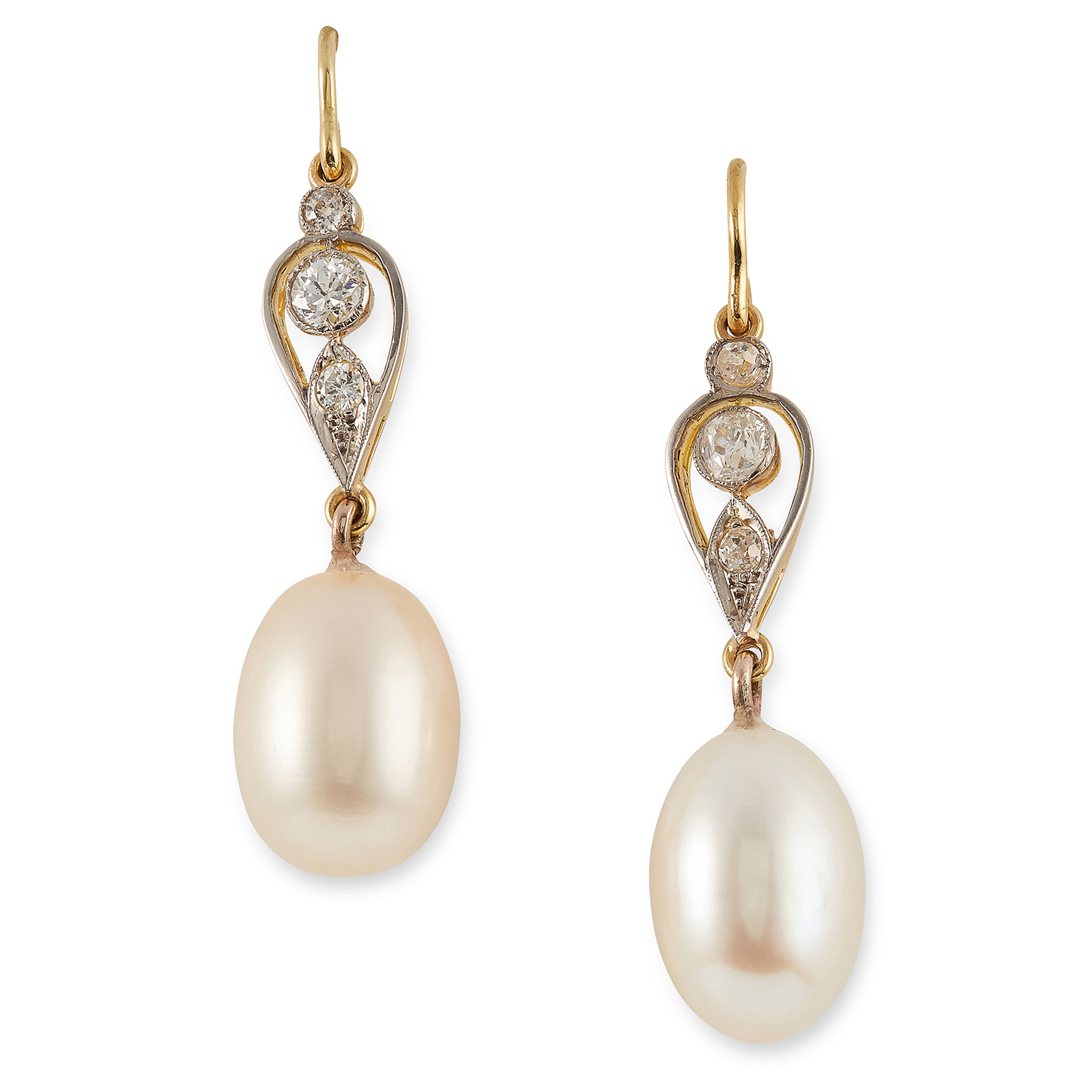 PEARL AND DIAMOND EARRINGS set with round cut diamonds and pearls, 4cm, 6g.