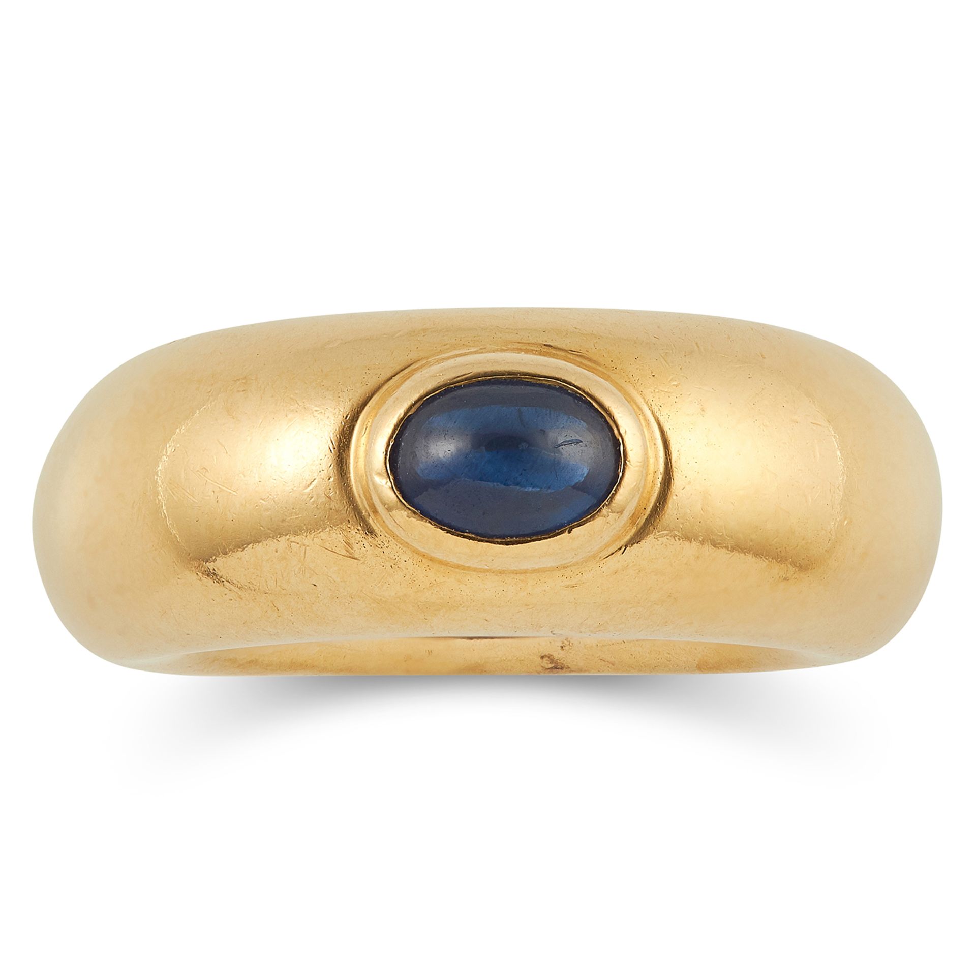 1.00 CARAT SAPPHIRE RING, CHAUMET set with a cabochon sapphire of approximately 1.00 carats, size