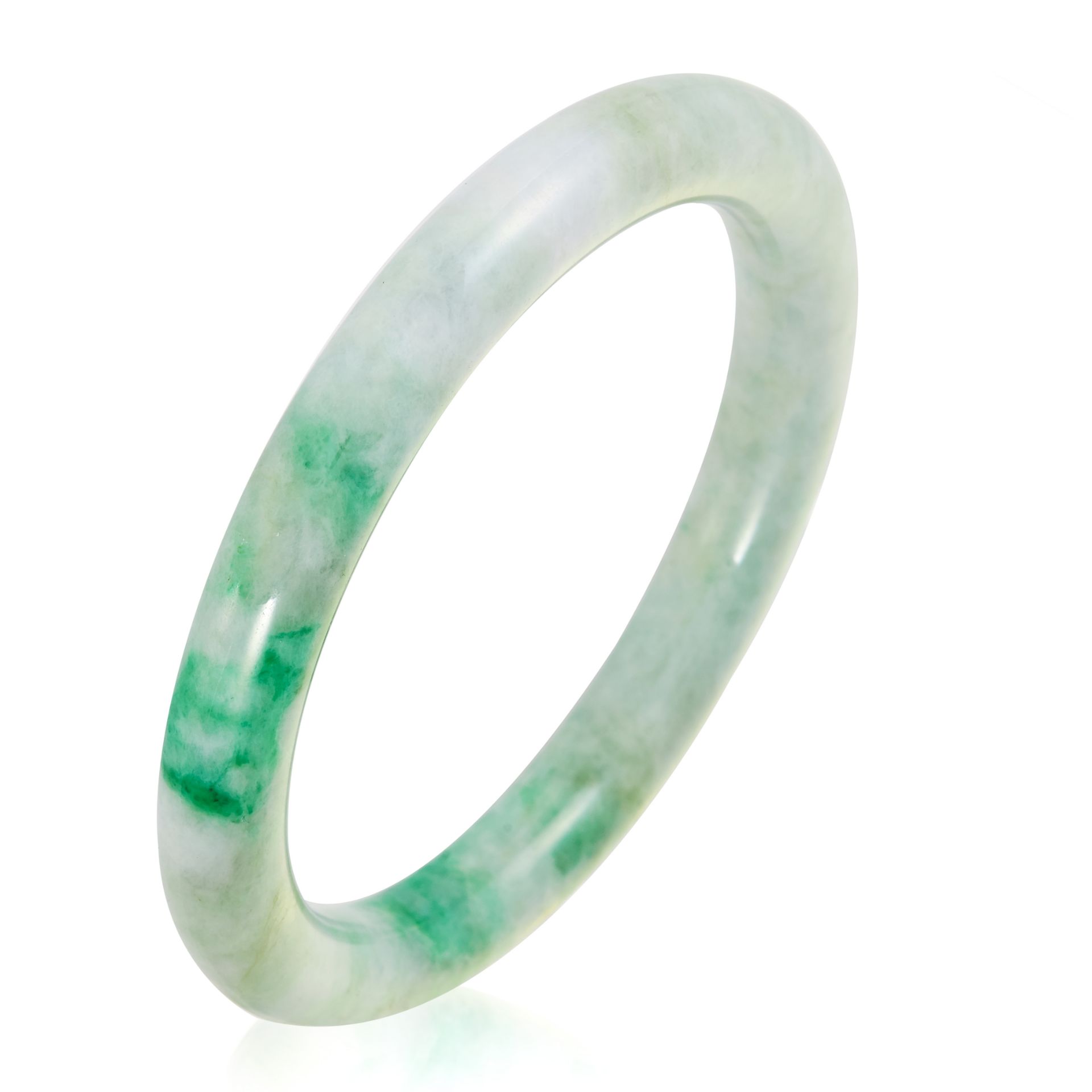 JADEITE JADE BANGLE comprising of a single piece of polished jade, 98.18g. Gemmological report: