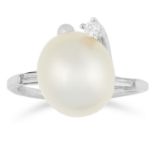 PEARL AND DIAMOND DRESS RING set with a pearl and round and baguette cut diamonds, size O / 7, 4.4g.