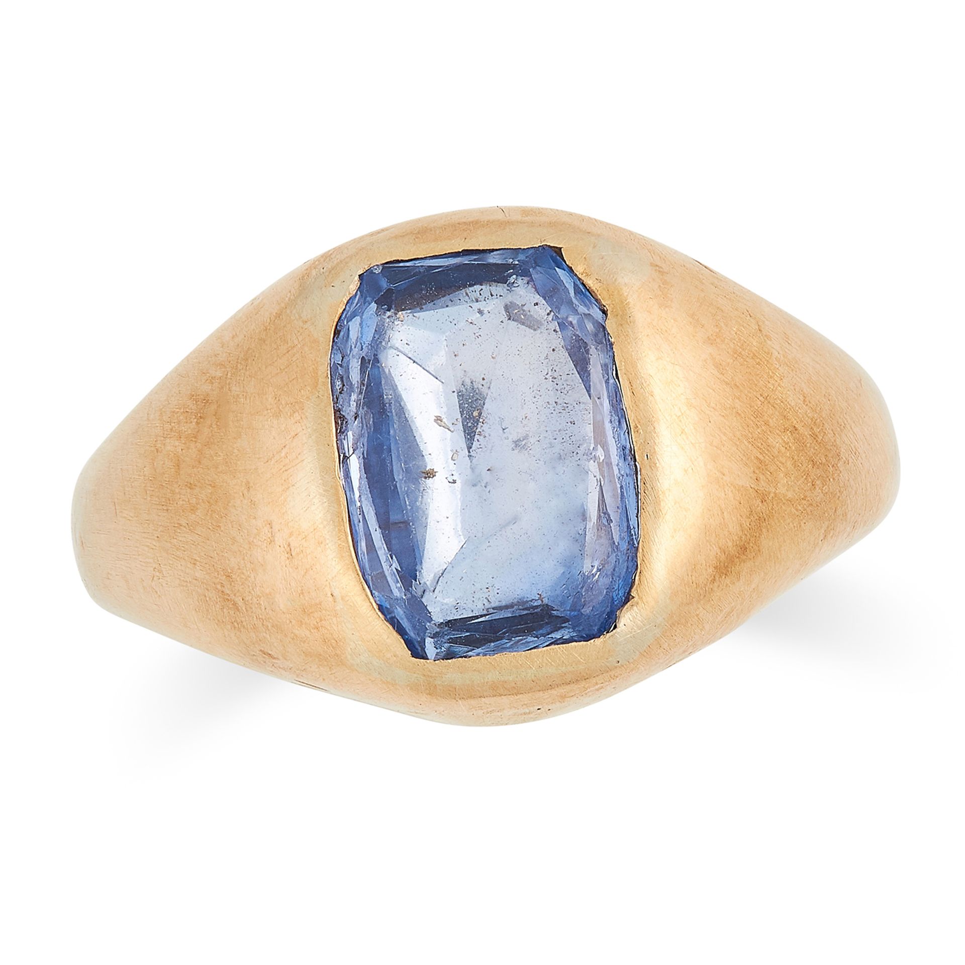 AN UNHEATED SAPPHIRE DRESS RING set with a cushion cut sapphire, size P / 7.4, 7.5g.