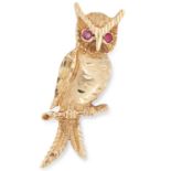 A RUBY OWL BROOCH set with round cut ruby eyes, 4cm, 4.6g.