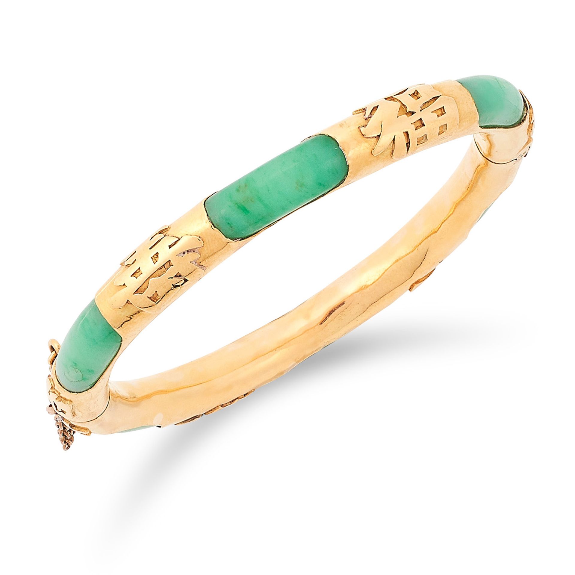 JADEITE JADE BANGLE set with polished jade, 6cm inner diameter, 30.2g.