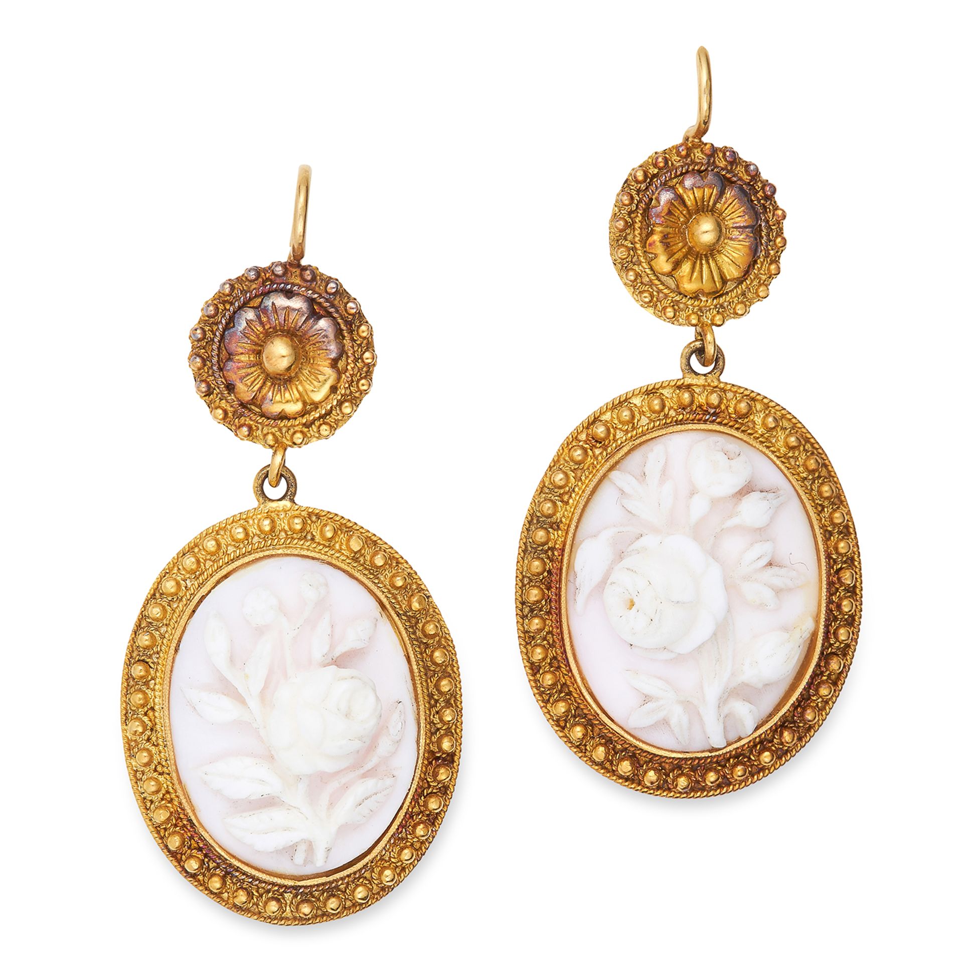 ANTIQUE CORAL CAMEO EARRING AND NECKLACE SUITE in Etruscan revival design, set with carved coral - Bild 2 aus 3