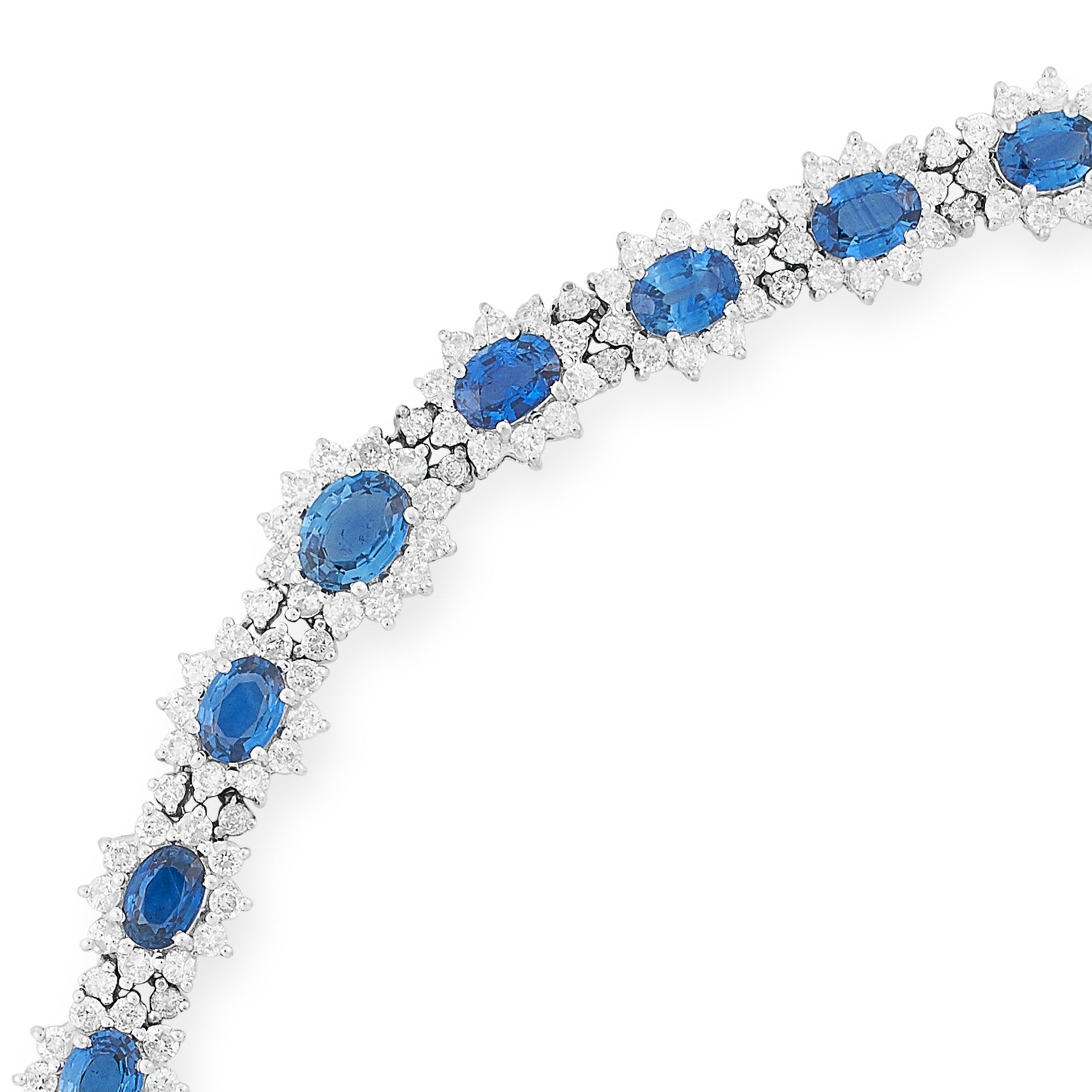 SAPPHIRE AND DIAMOND BRACELET set with approximately 9.16 carats of oval cut sapphires and 5.34 - Bild 2 aus 2