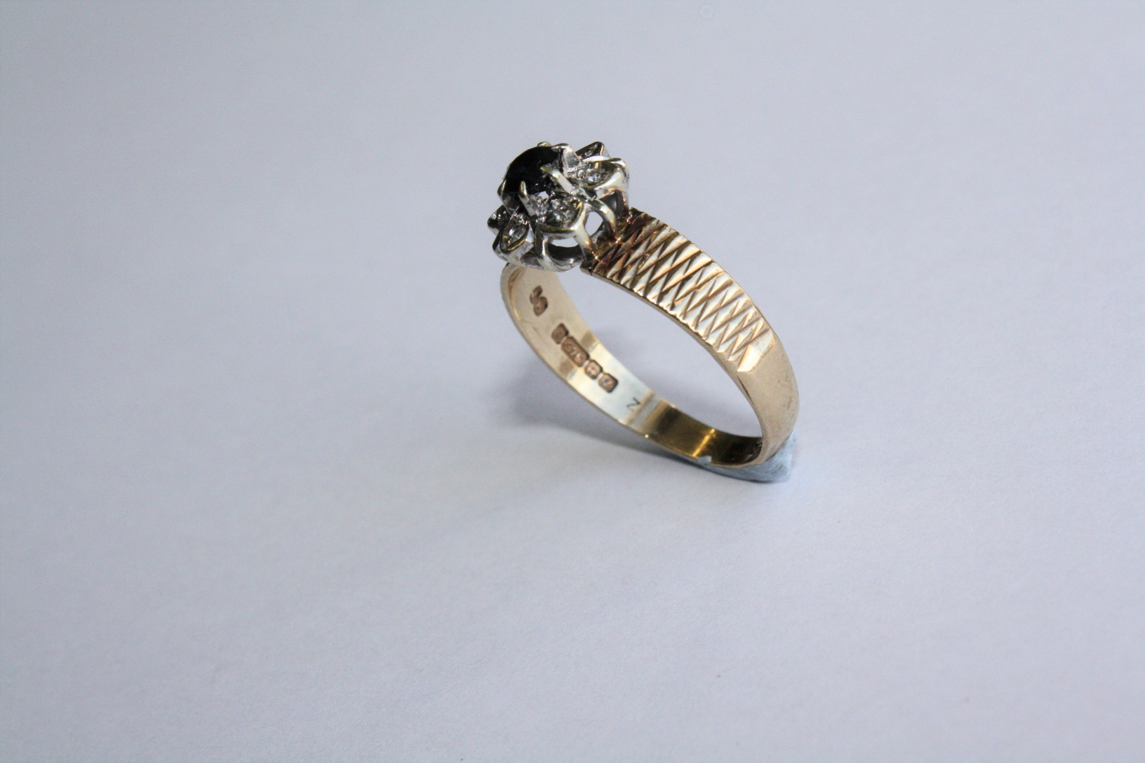 A SAPPHIRE, DIAMOND AND YELLOW GOLD RING - Image 2 of 2