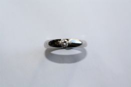 A SINGLE STONE DIAMOND AND 9CT WHITE GOLD RING