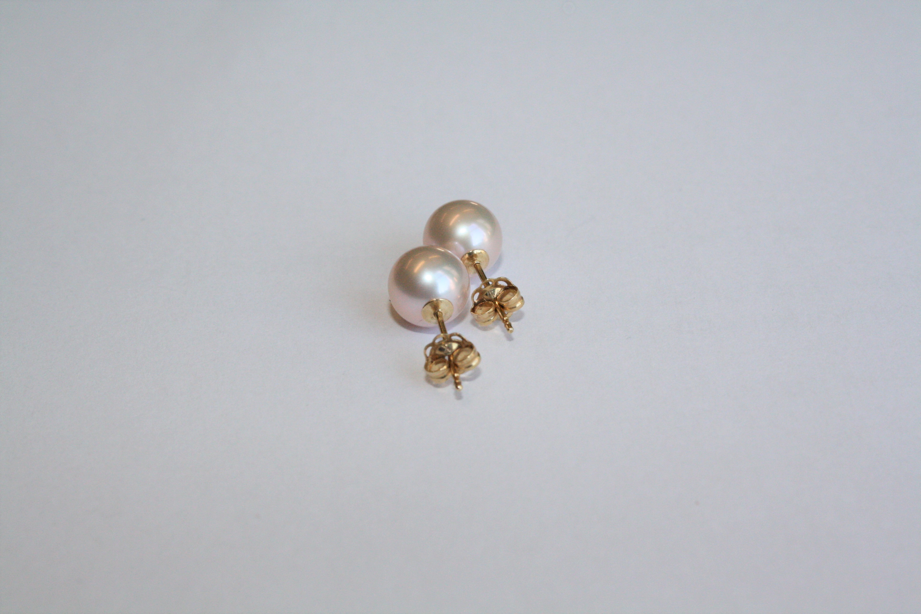 A PAIR OF CULTURED PEARL AND YELLOW GOLD EARRINGS - Image 2 of 2