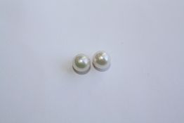 A PAIR OF CULTURED PEARL AND YELLOW GOLD EARRINGS