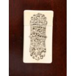A 19TH CENTURY CANTONESE IVORY CARD CASE