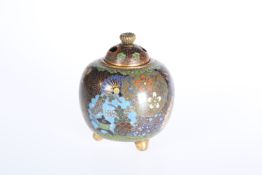 A SMALL CHINESE CLOISONNE ENAMEL INCENSE JAR AND COVER