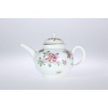 A CHAFFERS LIVERPOOL PORCELAIN TEAPOT AND COVER, C