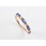 A 9CT YELLOW GOLD, SAPPHIRE AND DIAMOND RING