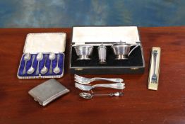 A GROUP OF 20th CENTURY SILVER AND PLATE