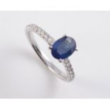 AN 18CT WHITE GOLD, SAPPHIRE AND DIAMOND RING